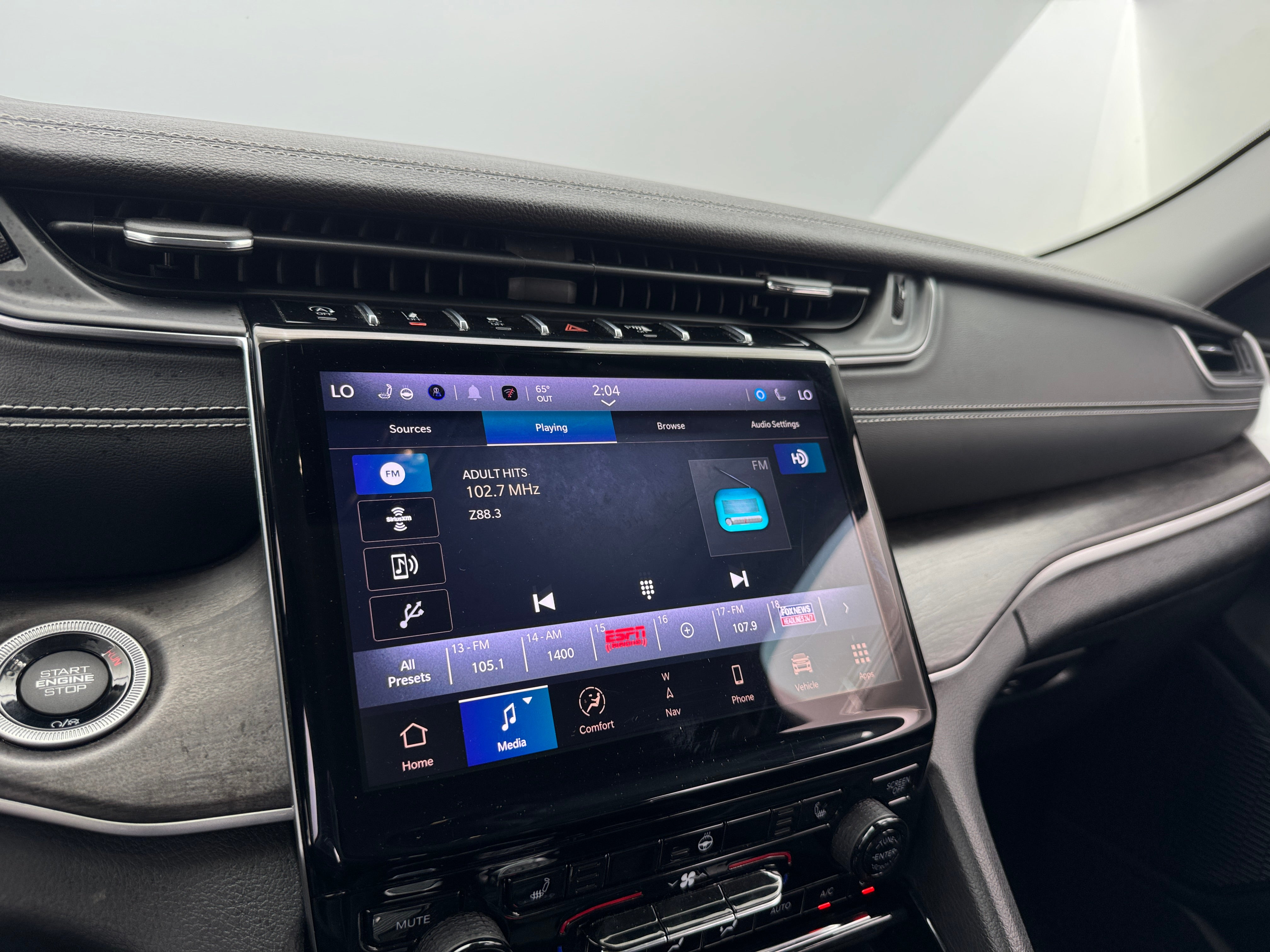 2023 Jeep Grand Cherokee L Limited Edition 3