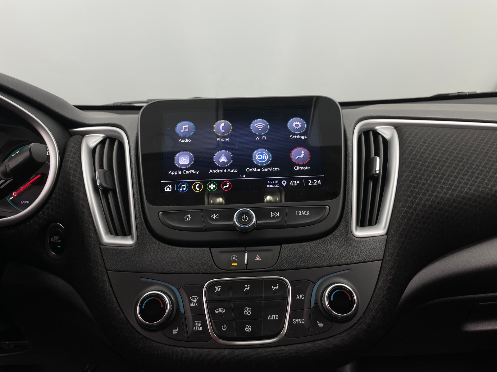 Thumbnail: 2024 Chevrolet Malibu - 4