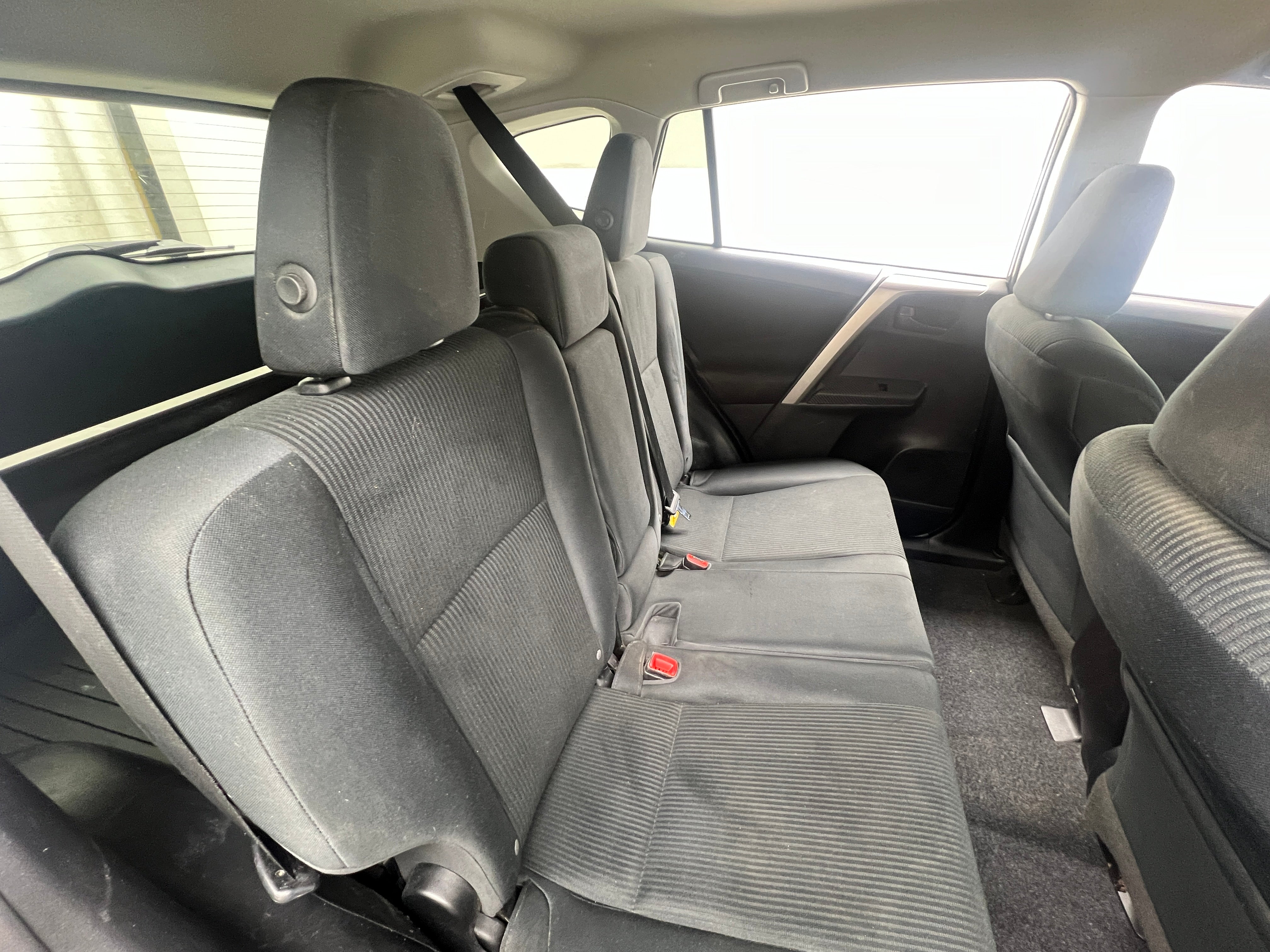 2015 Toyota RAV4 LE 6