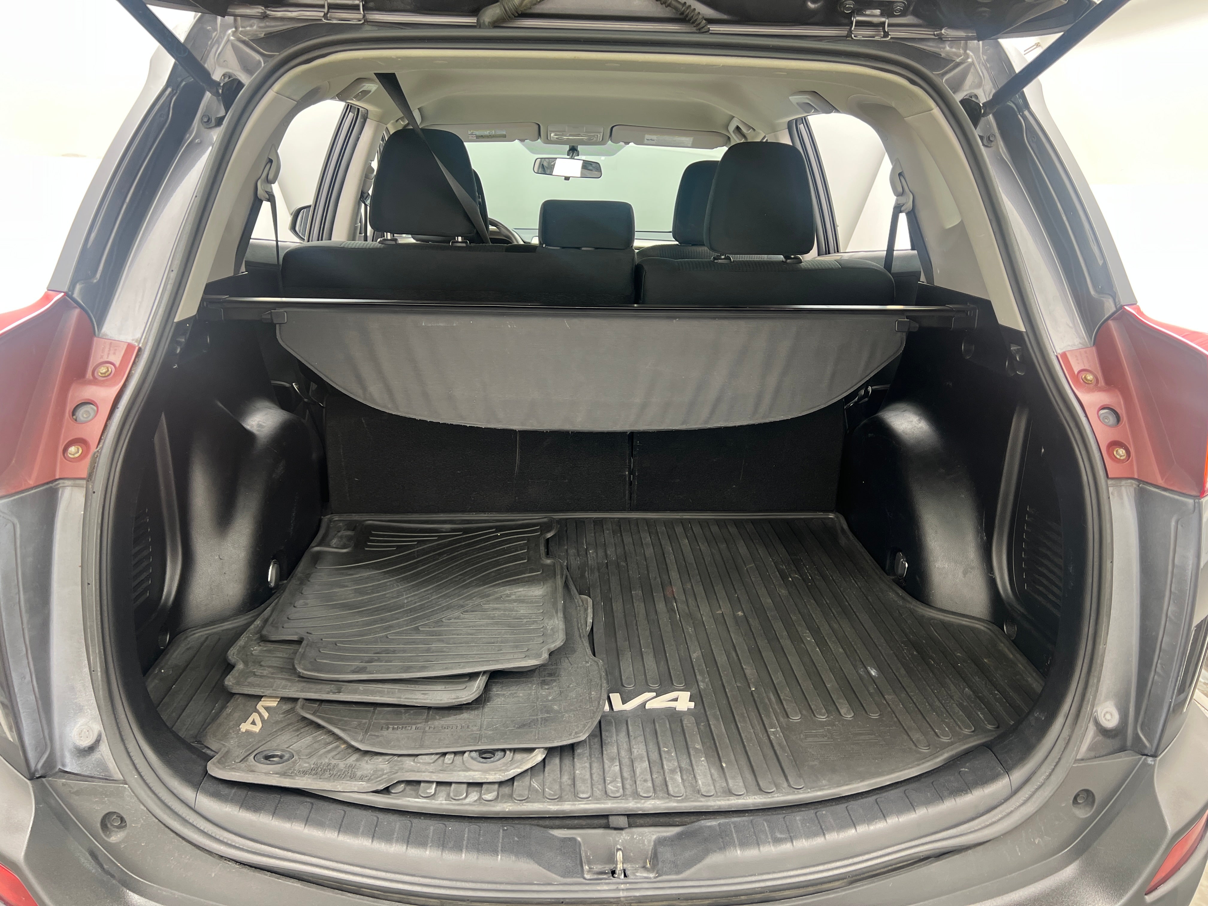 2015 Toyota RAV4 LE 7