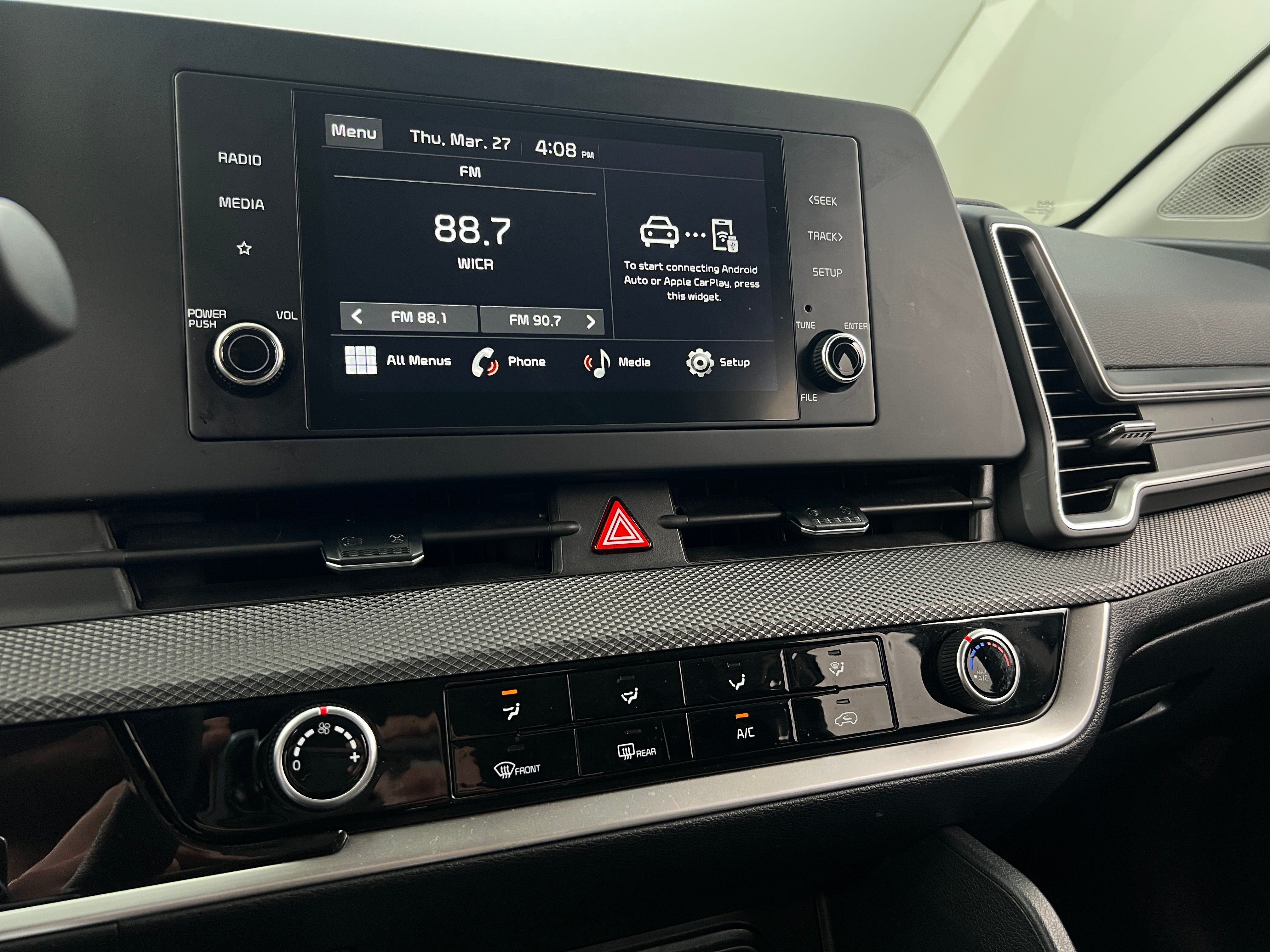 2024 Kia Sportage LX 4