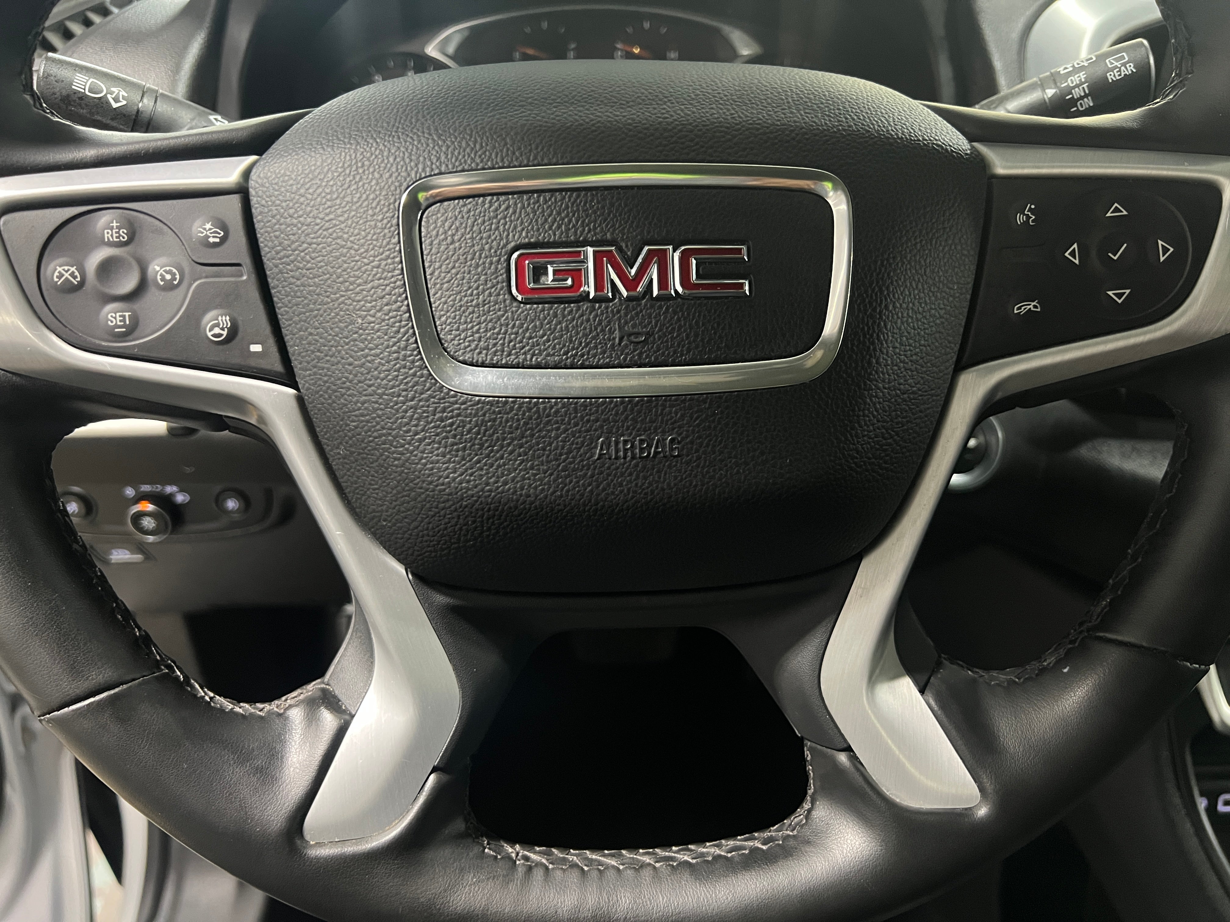 2023 GMC Terrain SLT 4