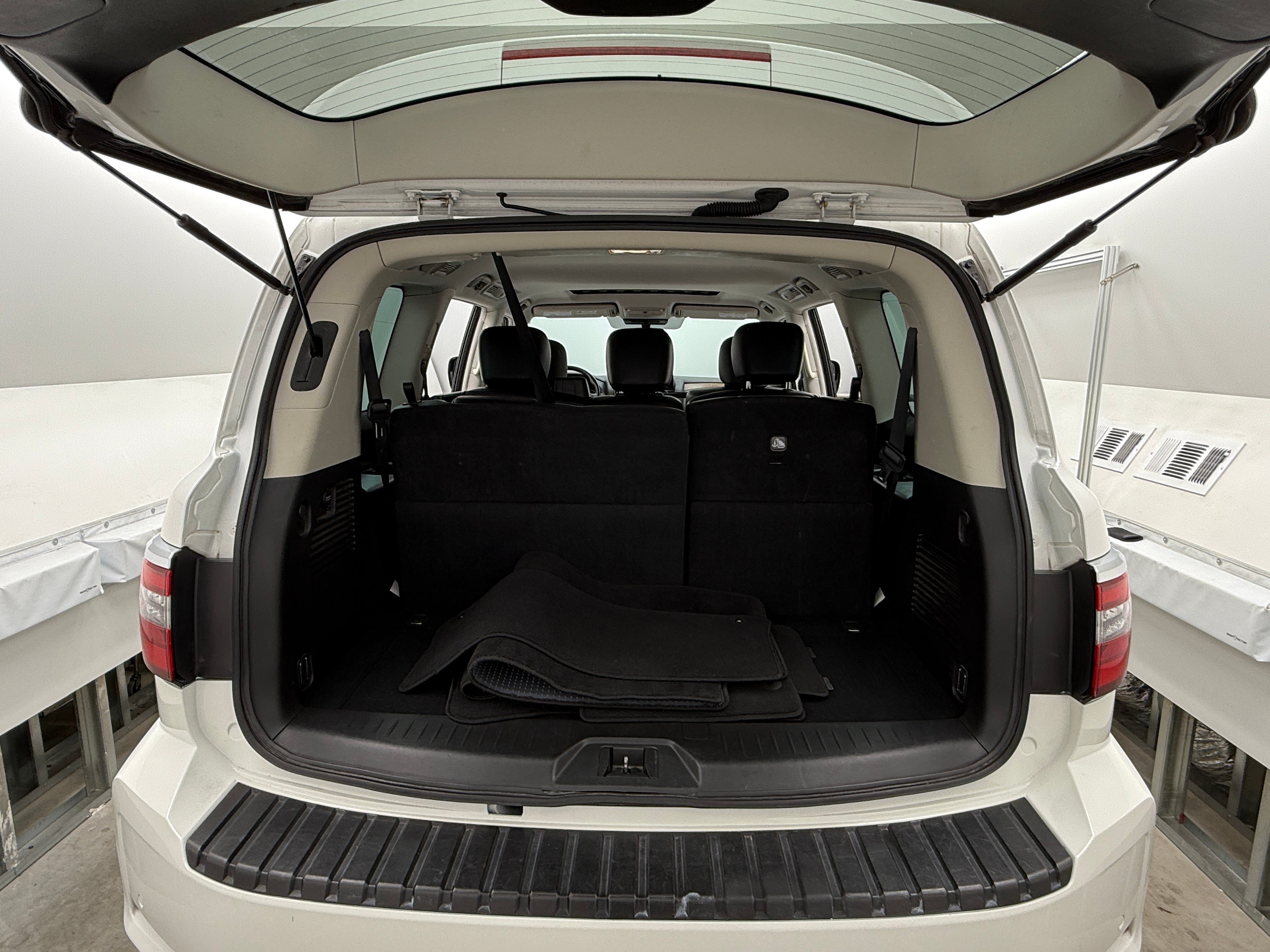 2023 Nissan Armada SL 7