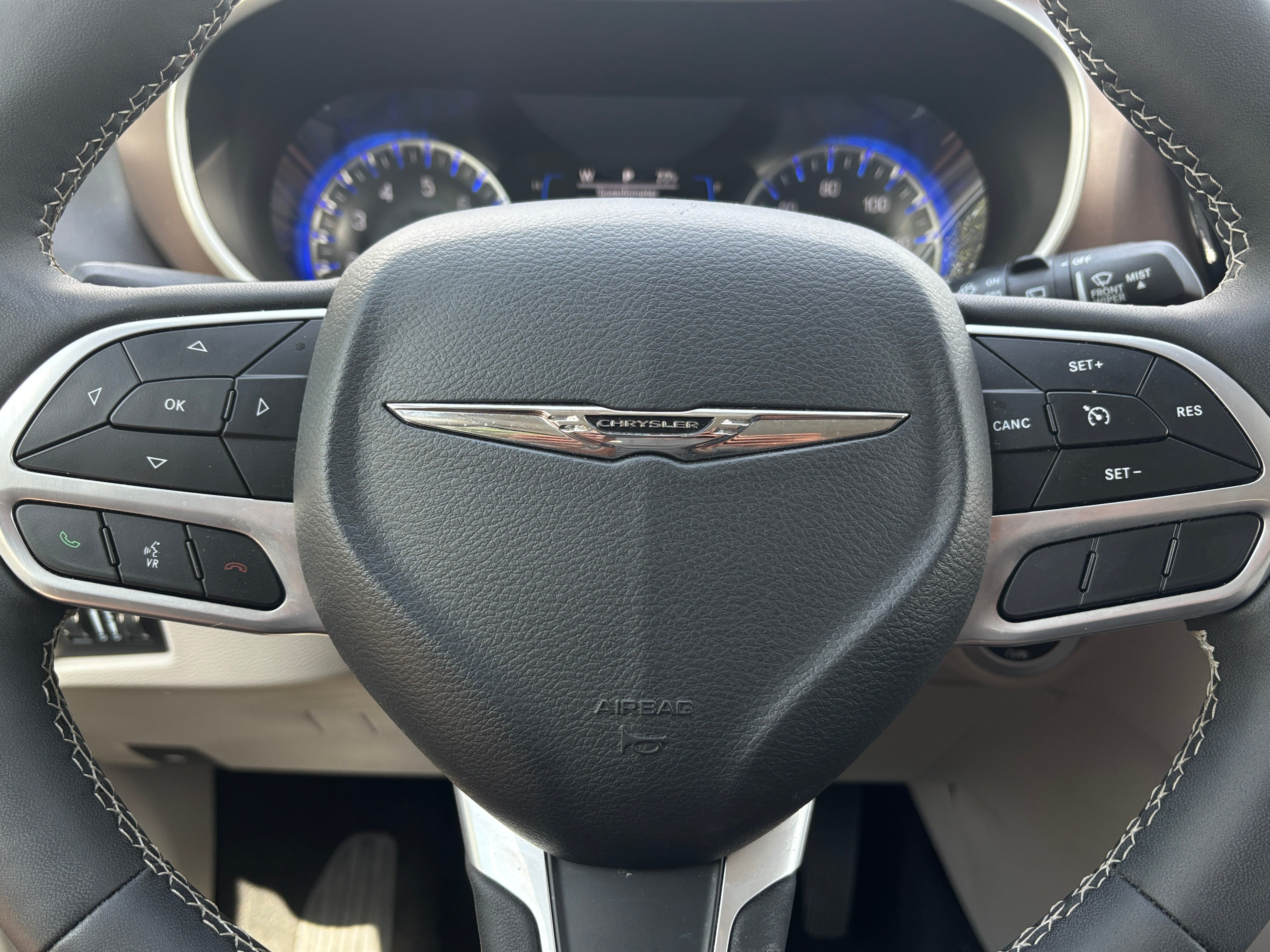 2024 Chrysler Voyager LX 5
