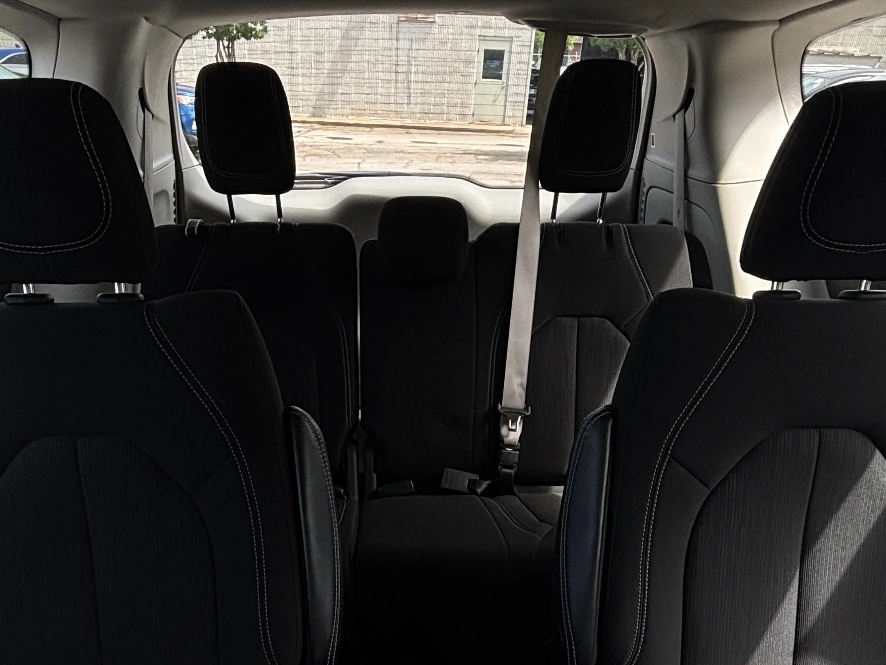 2024 Chrysler Voyager LX 6