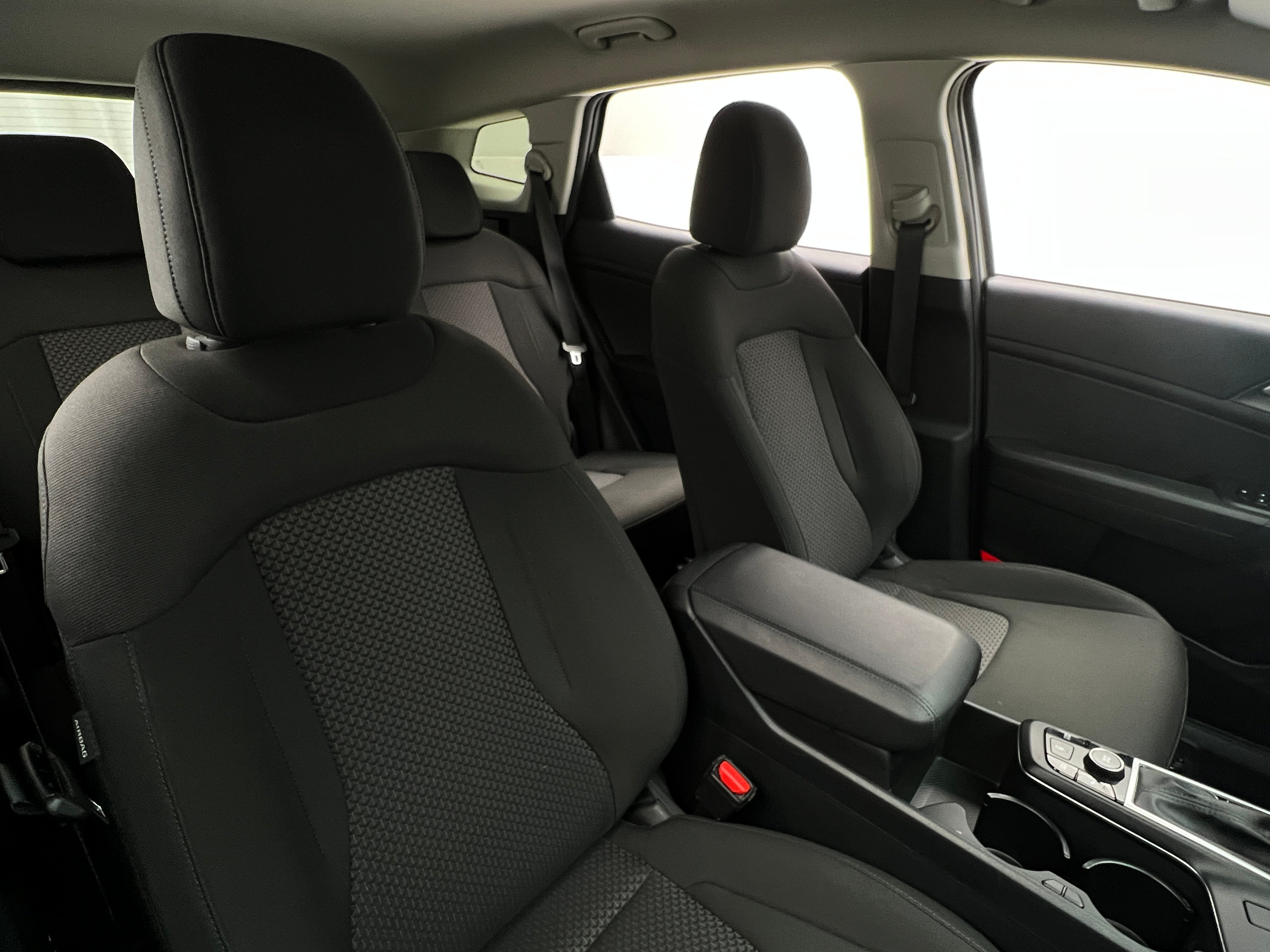 2024 Kia Sportage LX 2