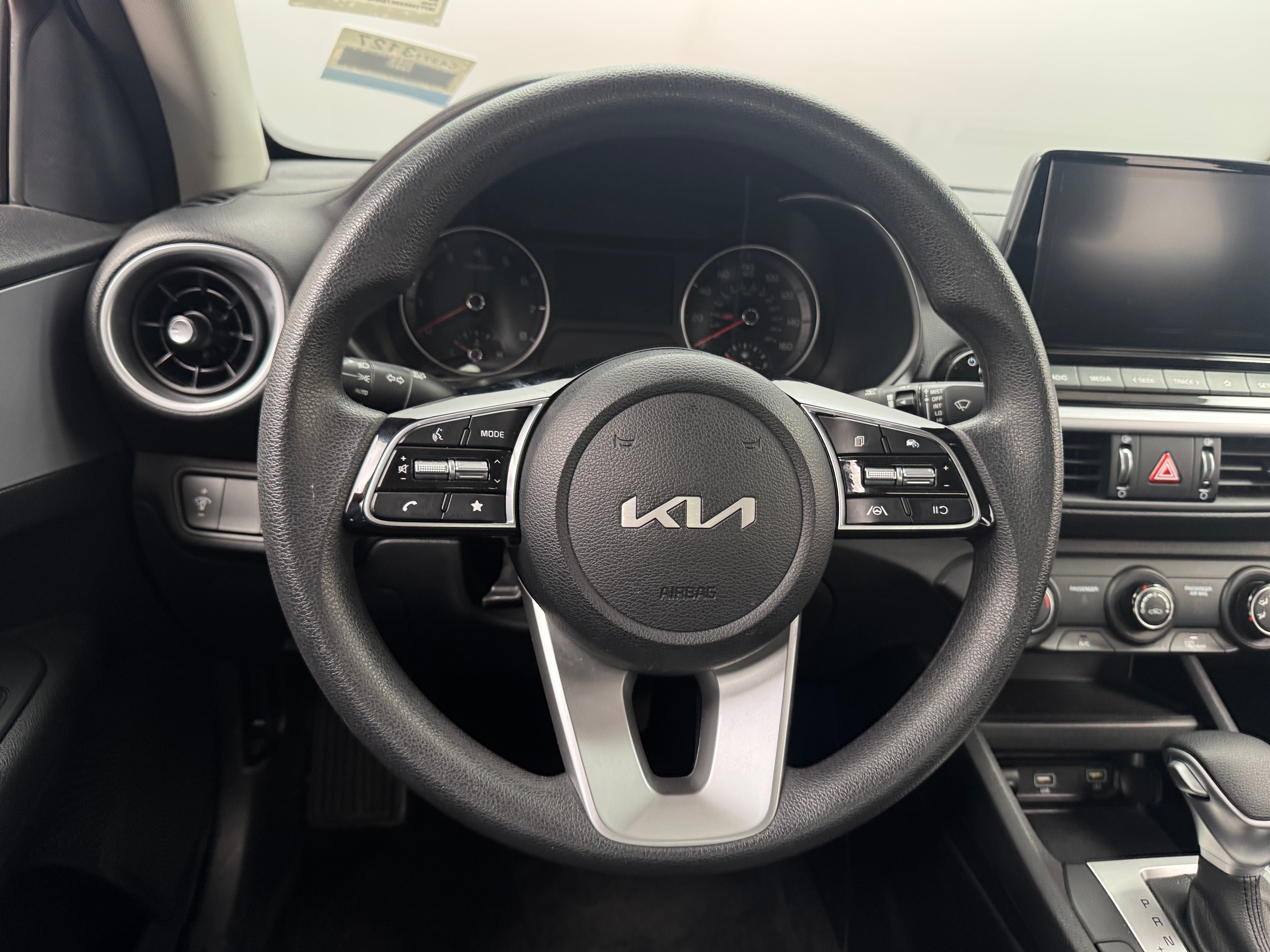 2024 Kia Forte LXS 5