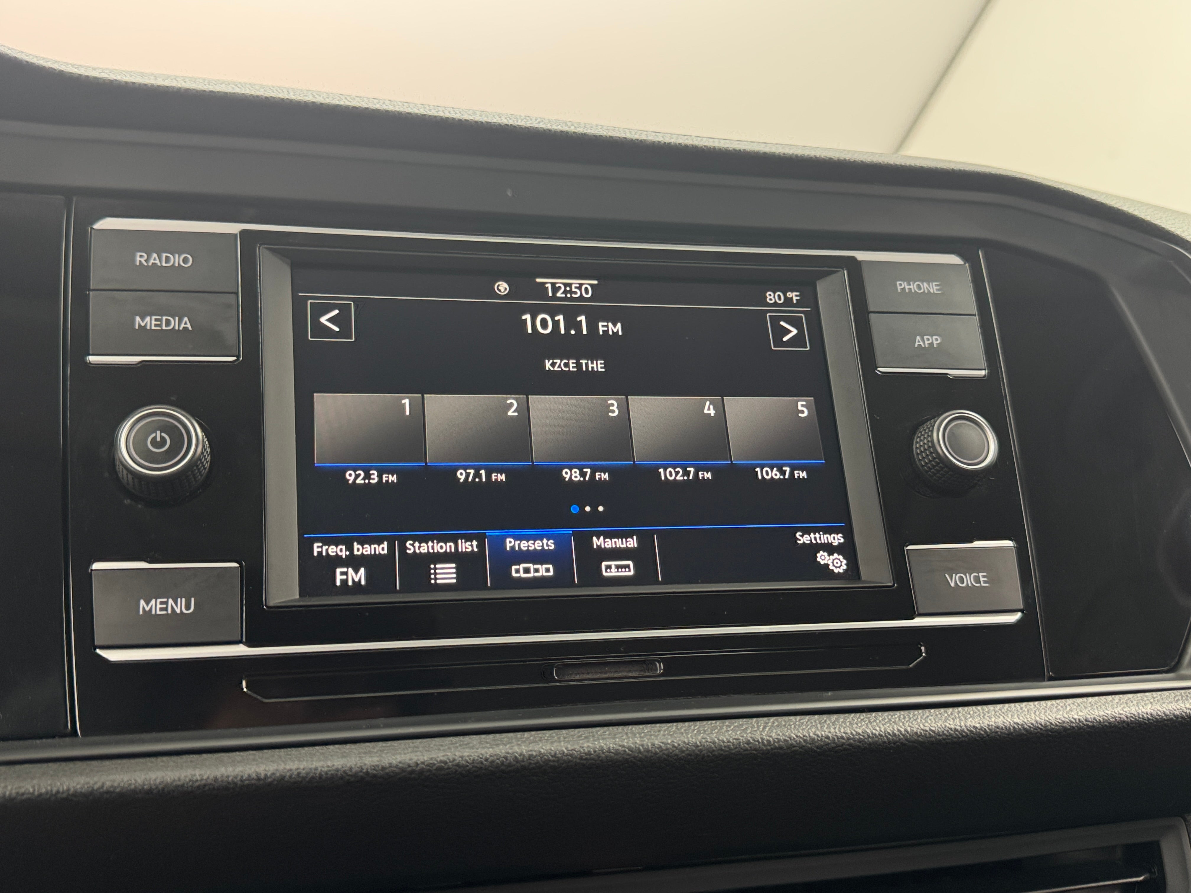 2020 Volkswagen Jetta SE 3