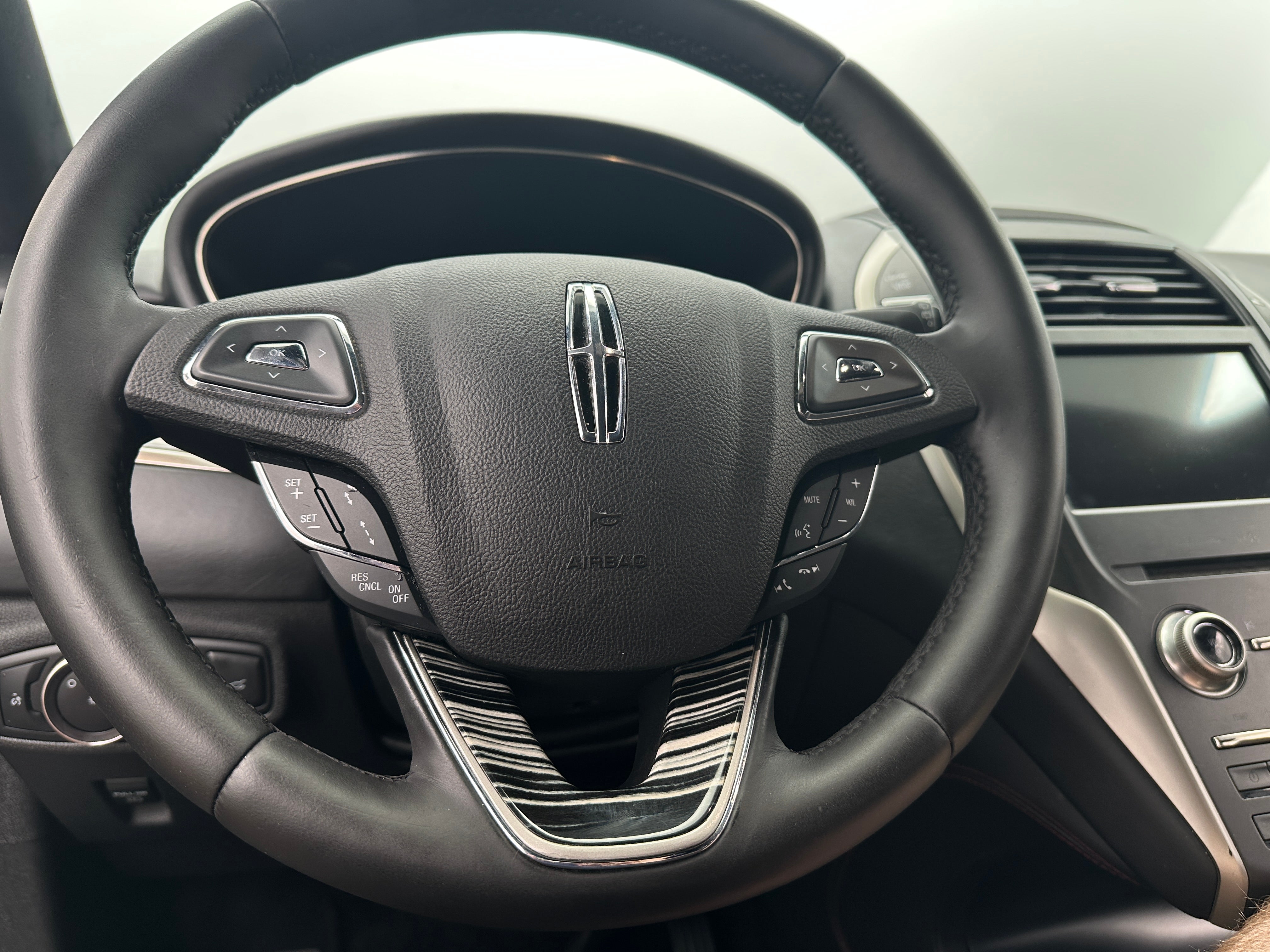 2017 Lincoln MKC Black Label 4