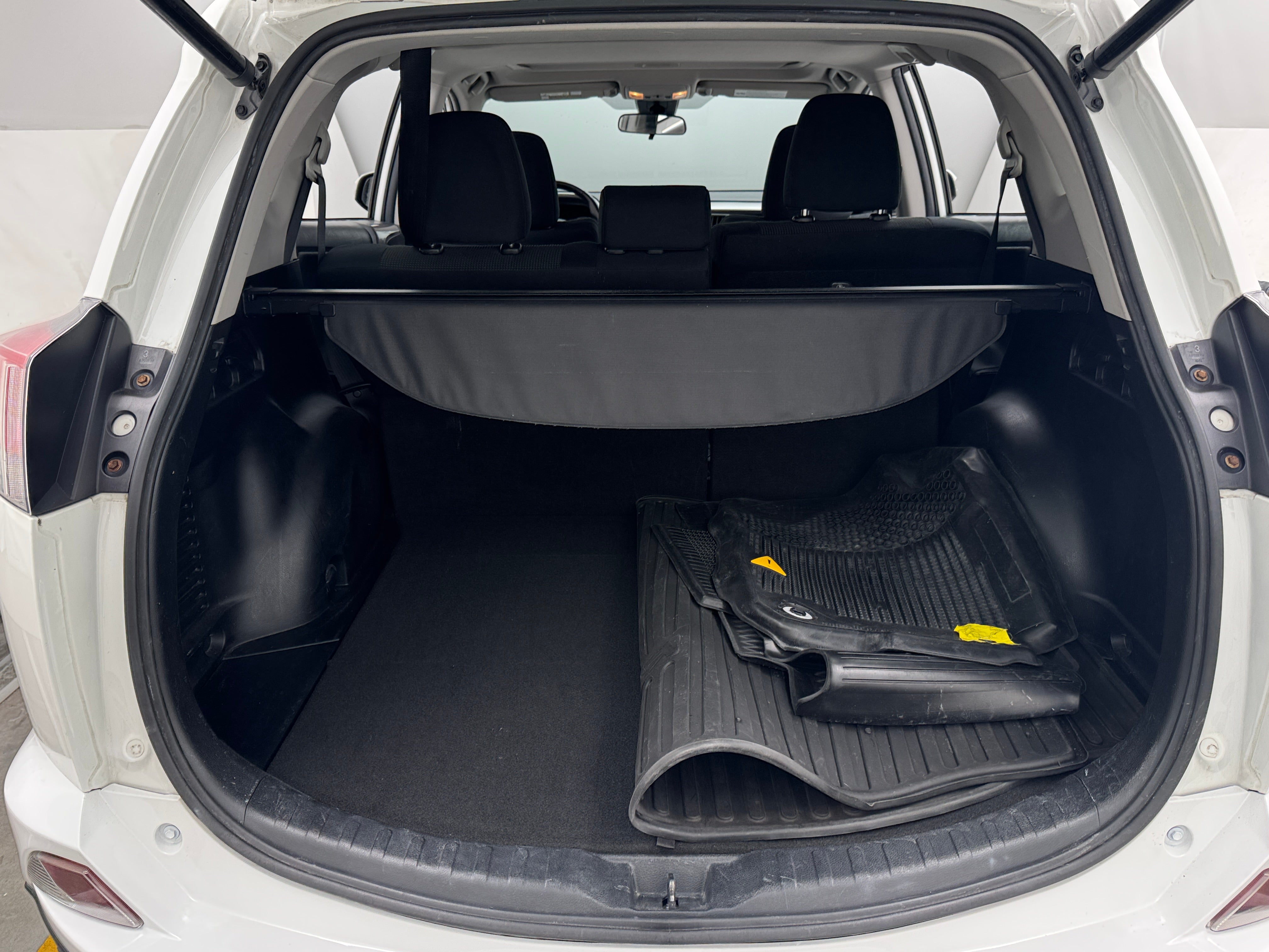 2017 Toyota RAV4 XLE 7