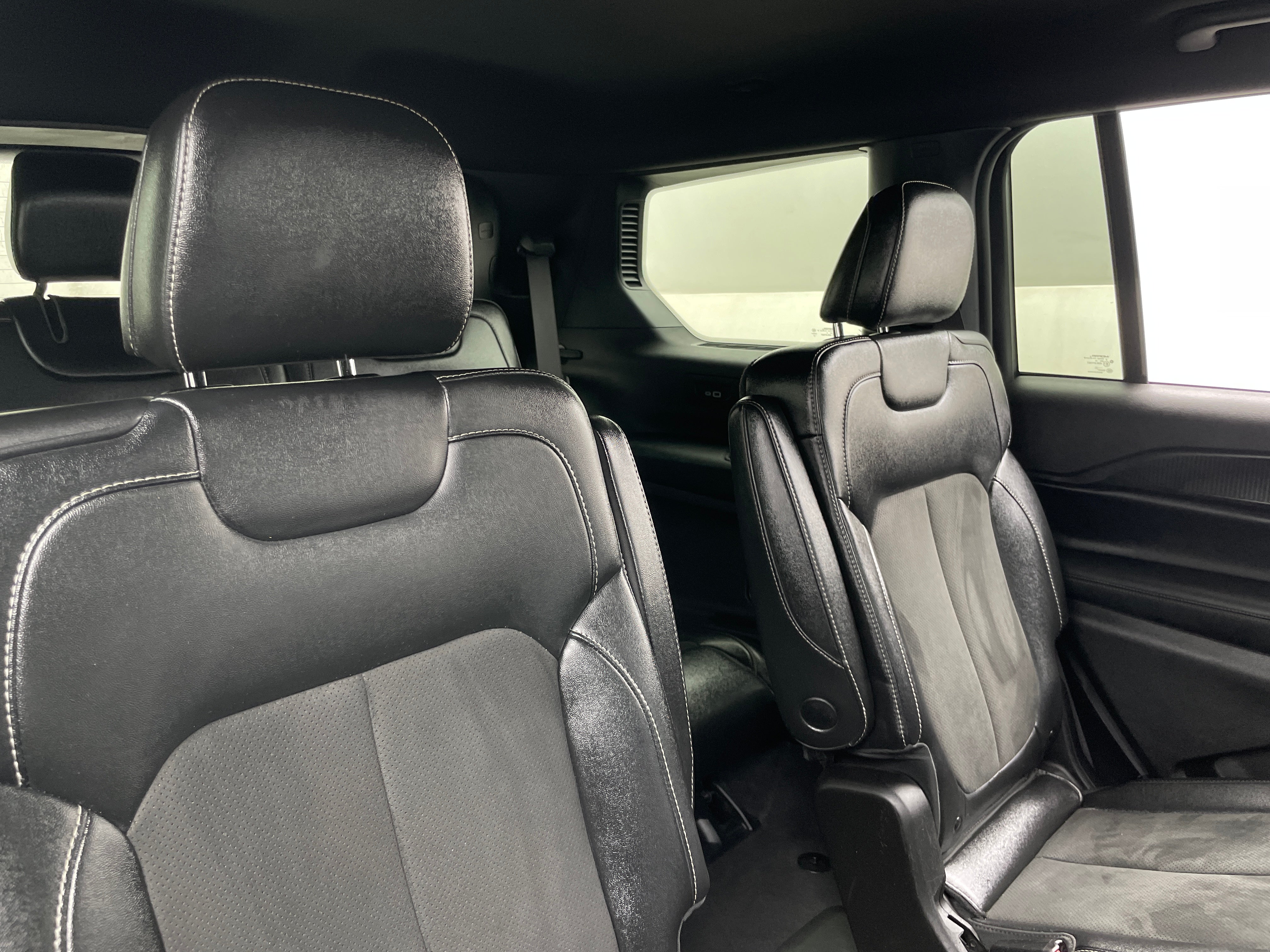 2023 Jeep Grand Cherokee L Altitude 5