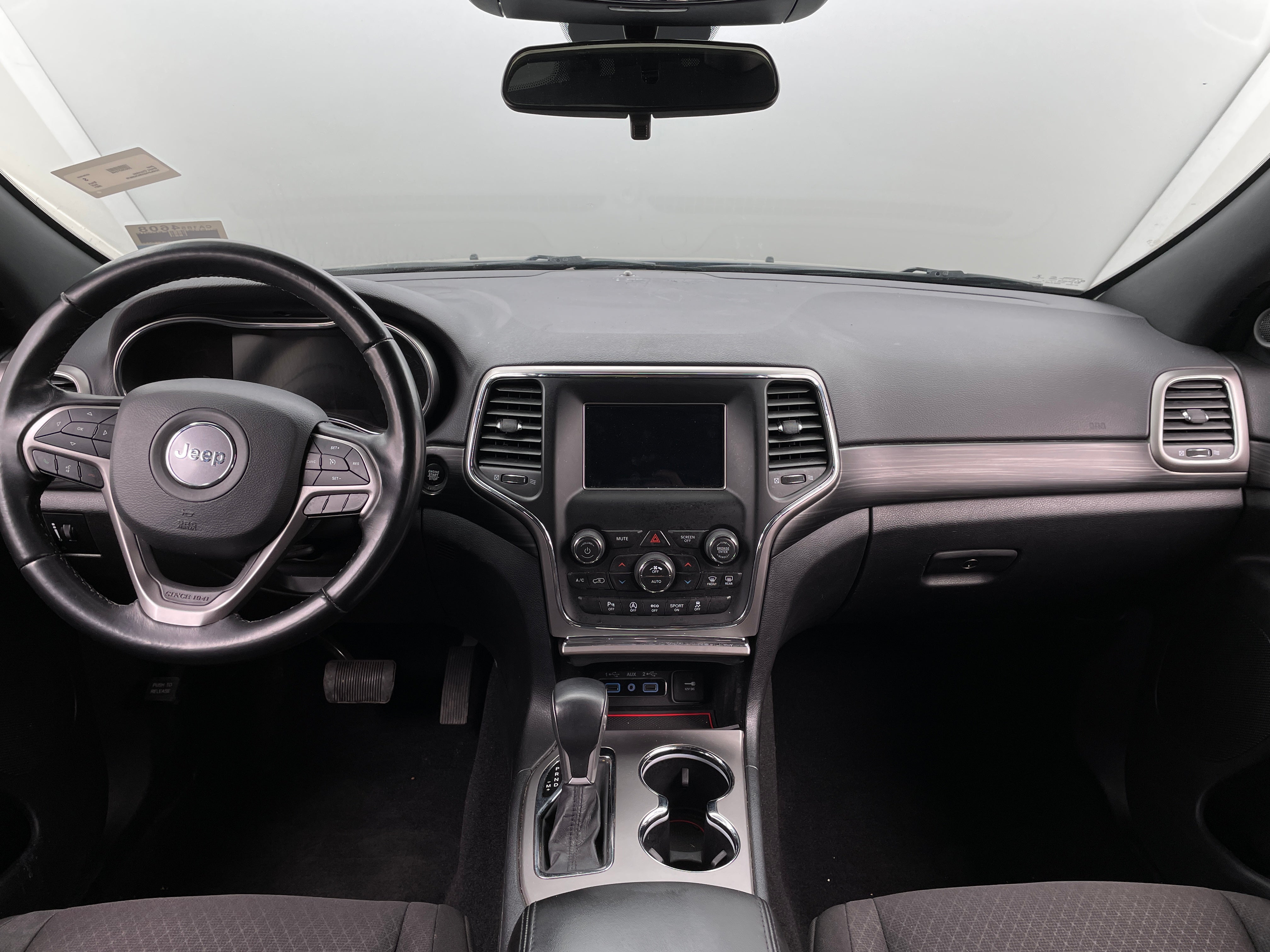 2021 Jeep Grand Cherokee Laredo 3
