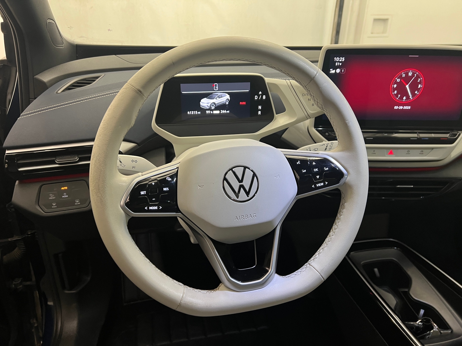 Thumbnail: 2023 Volkswagen ID.4 - 4