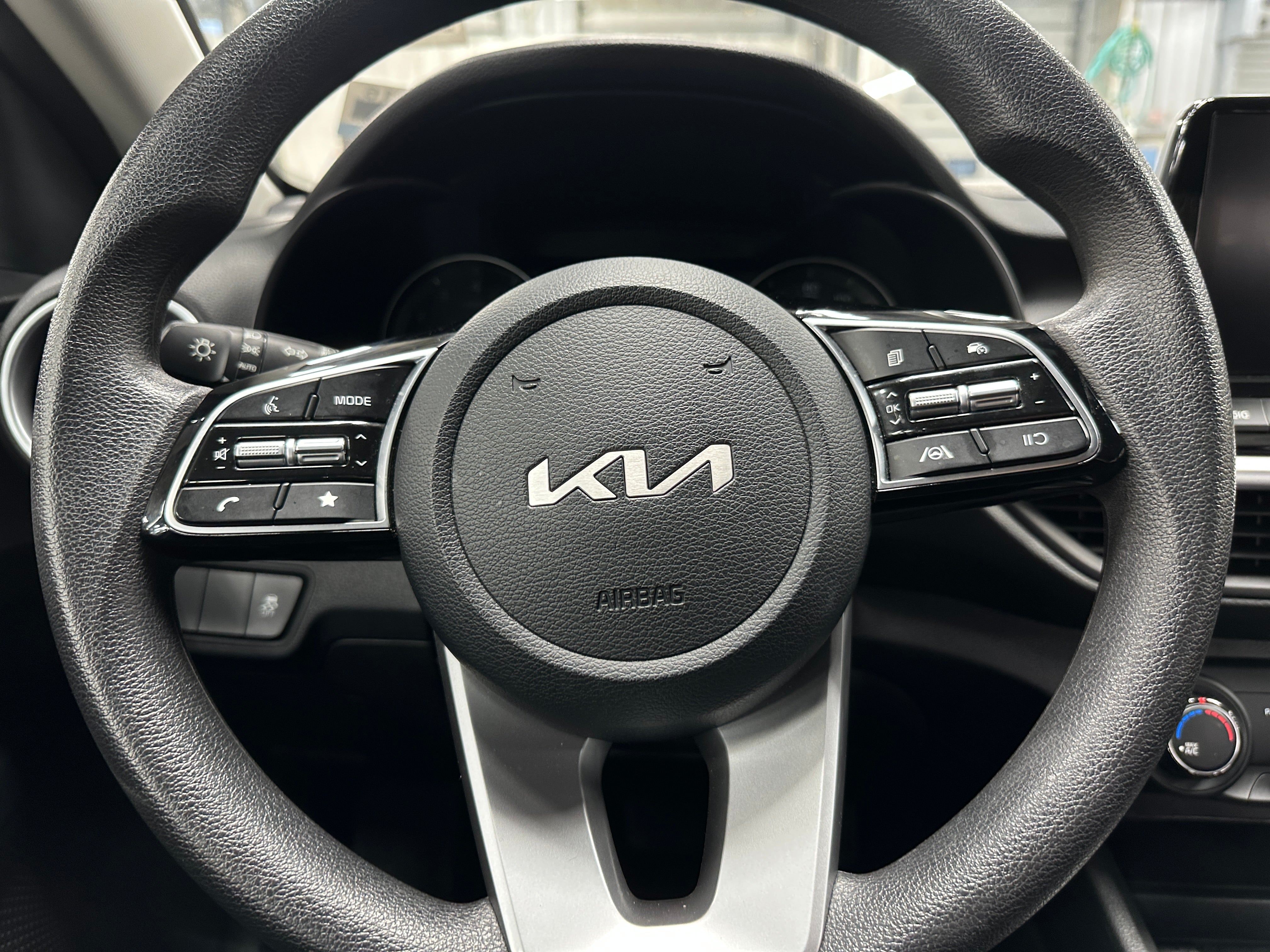 2024 Kia Forte LXS 5