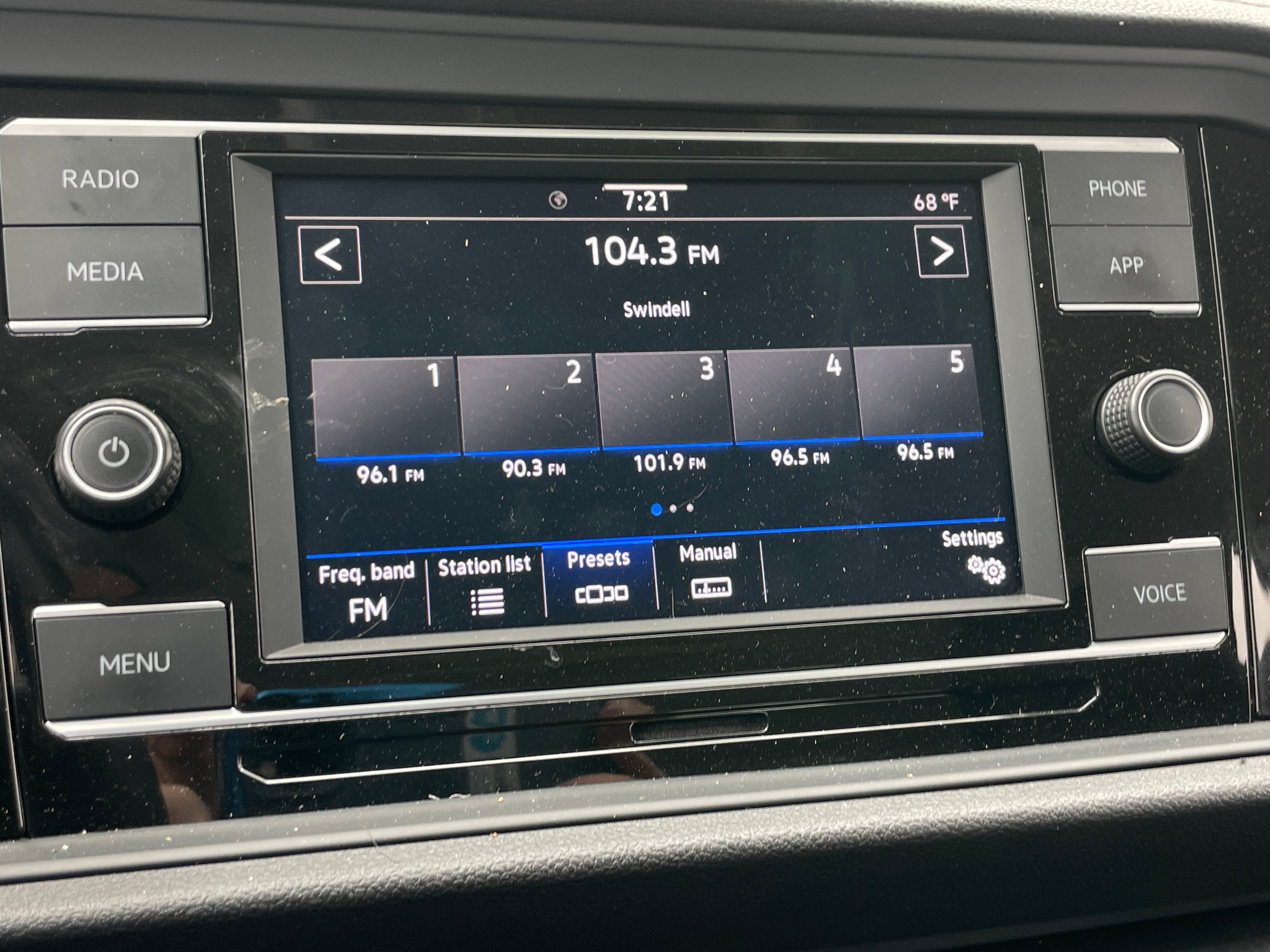 2023 Volkswagen Jetta SE 3