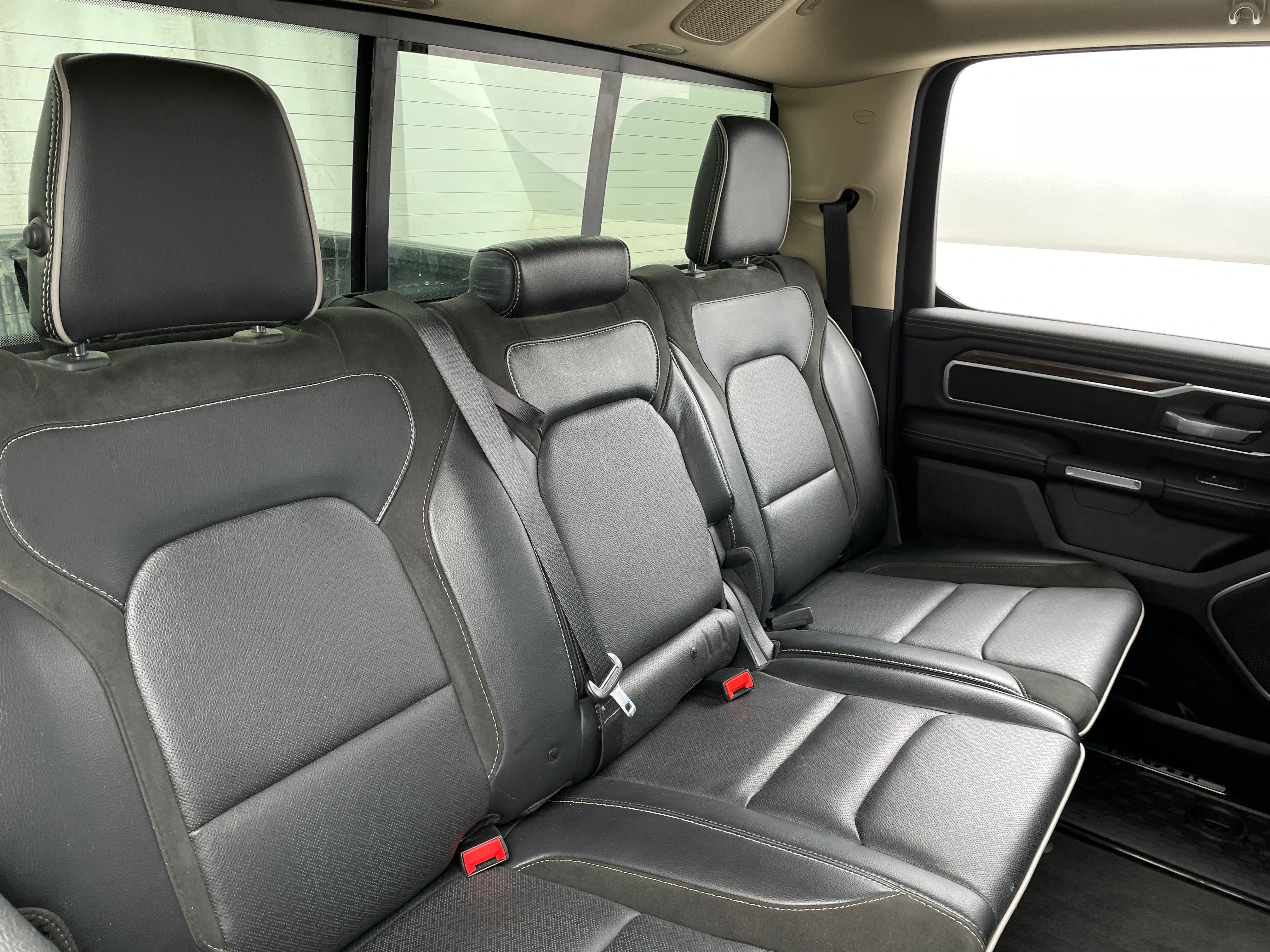 2020 RAM 1500 Laramie 5