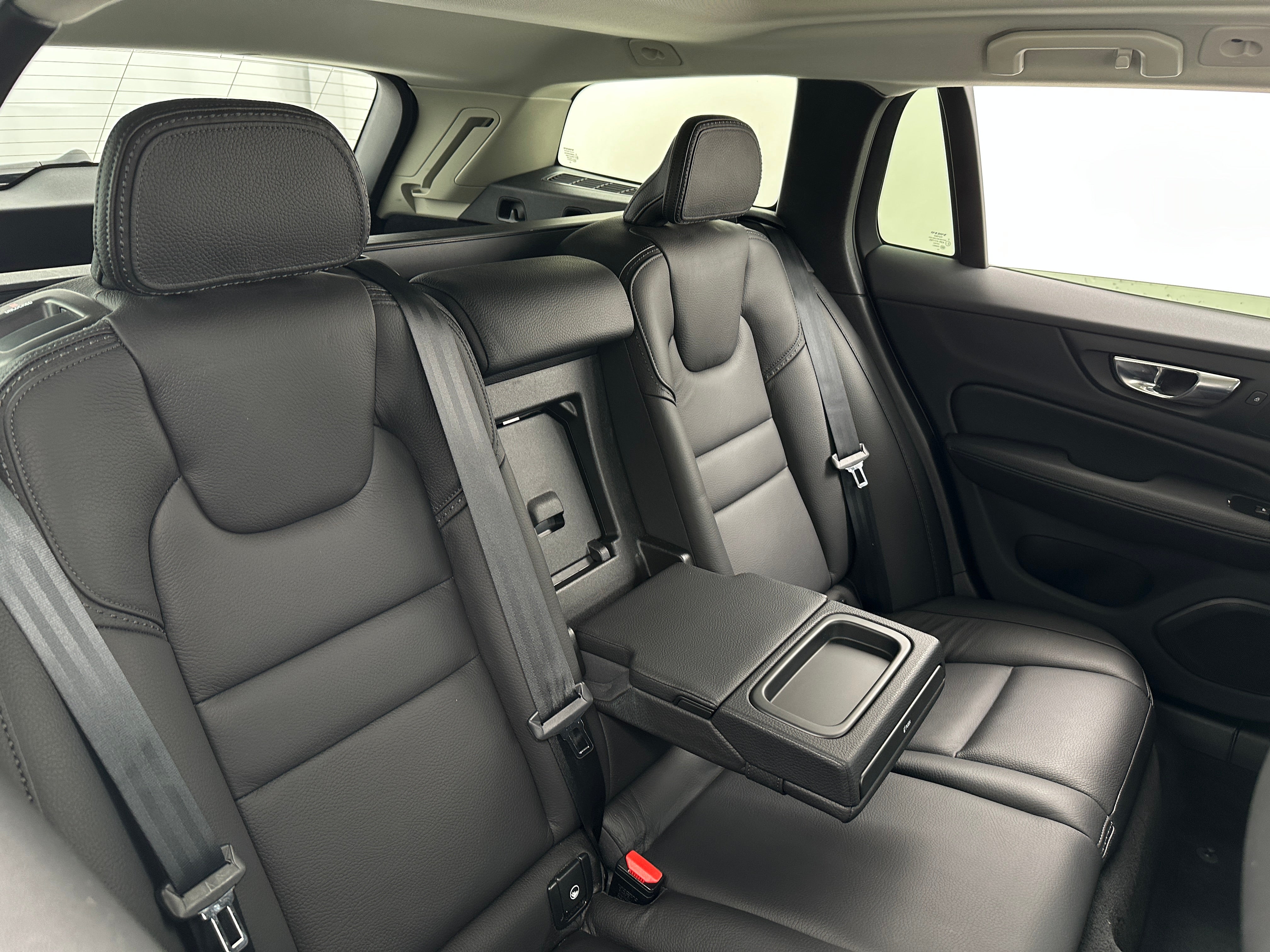 2020 Volvo V60 T5 5