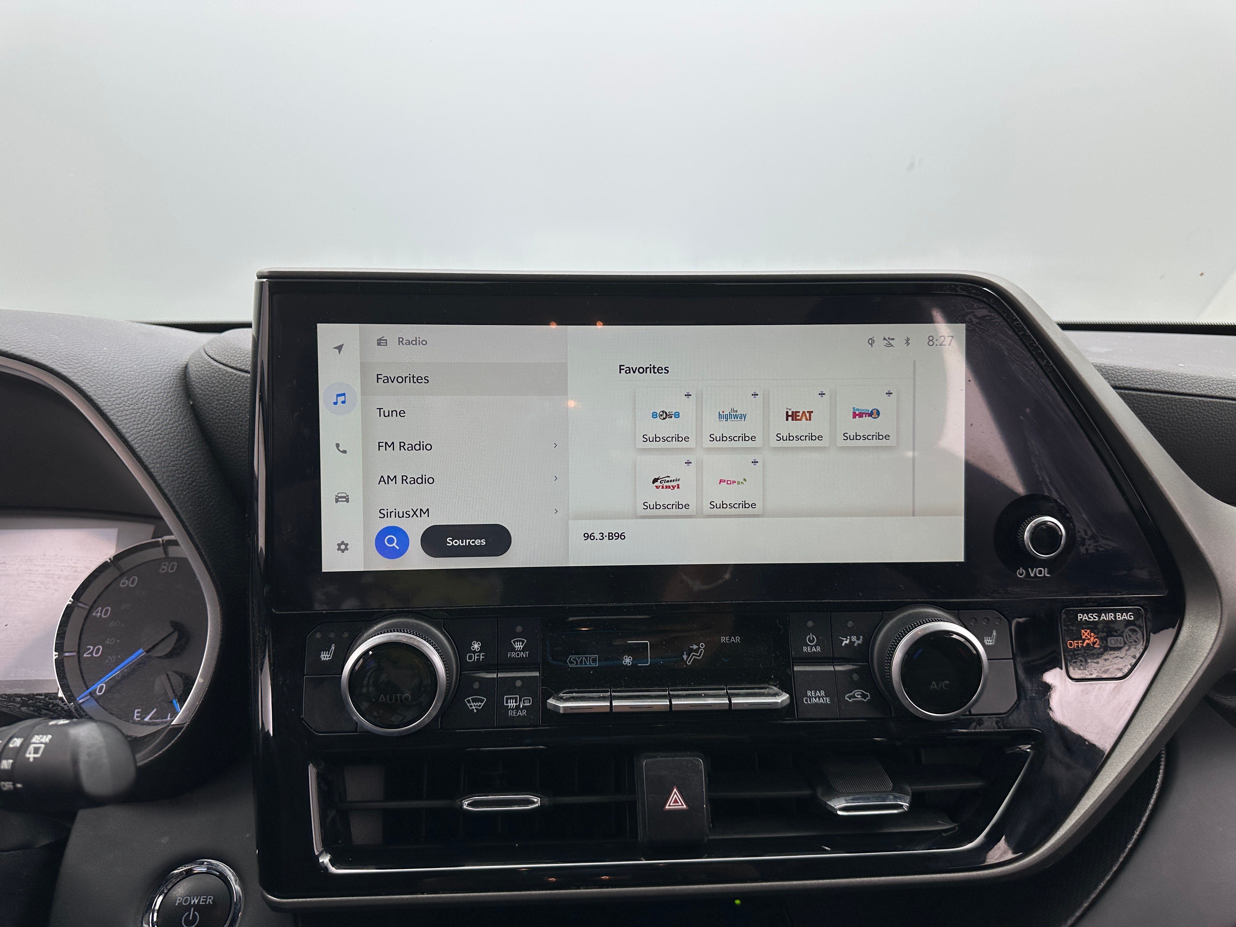 2023 Toyota Highlander XLE 3