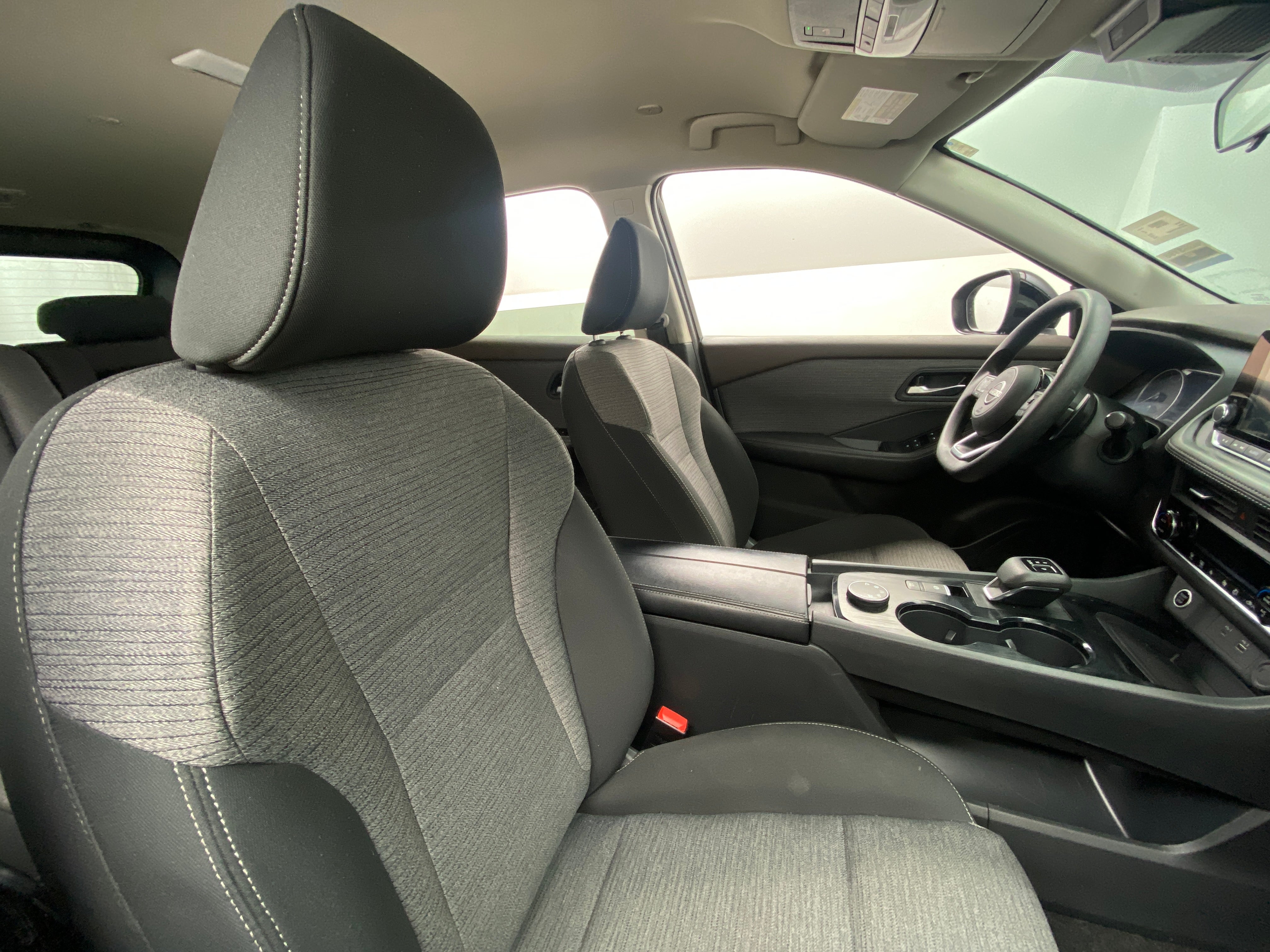 2023 Nissan Rogue SV 2