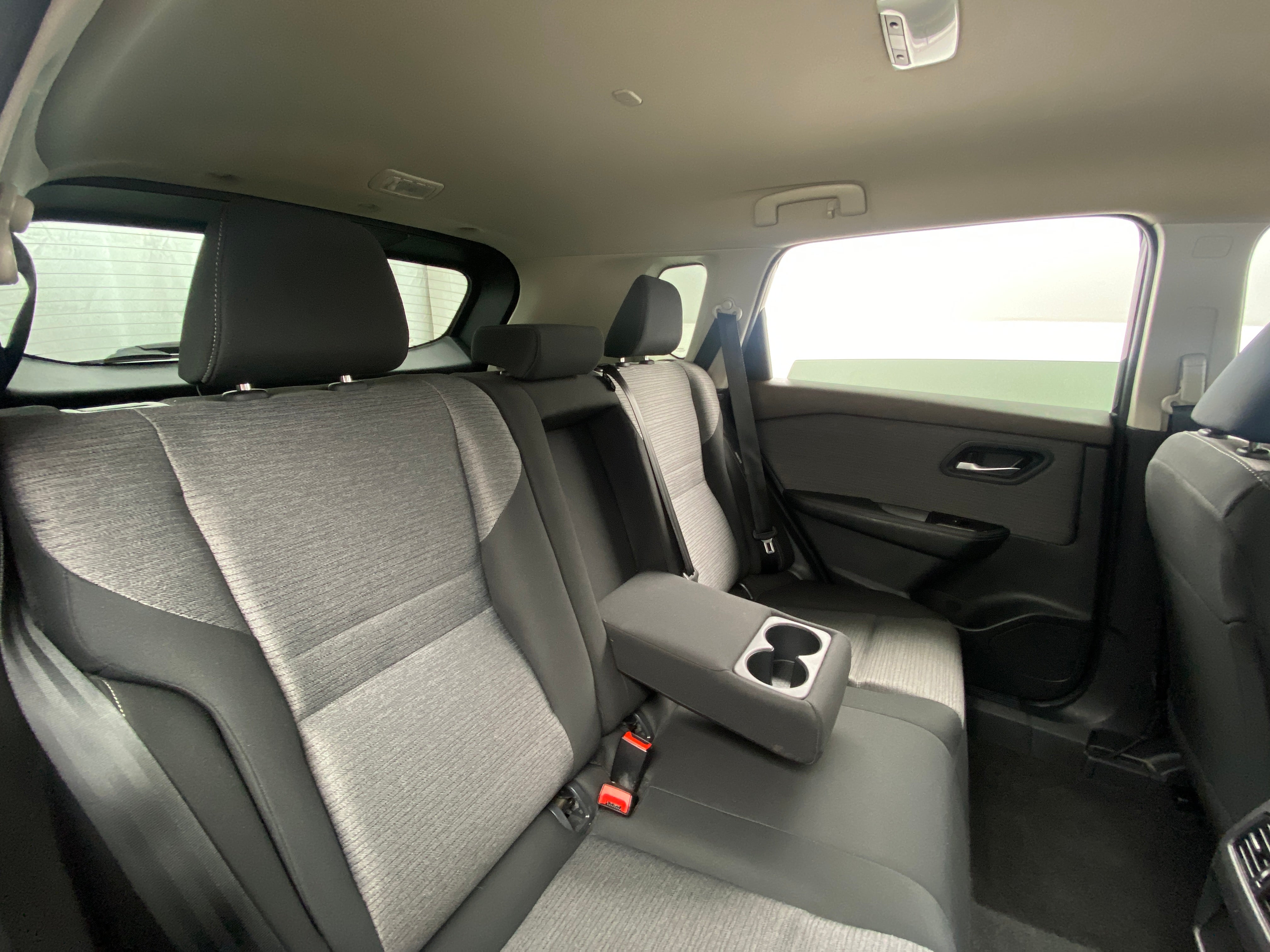 2023 Nissan Rogue SV 6