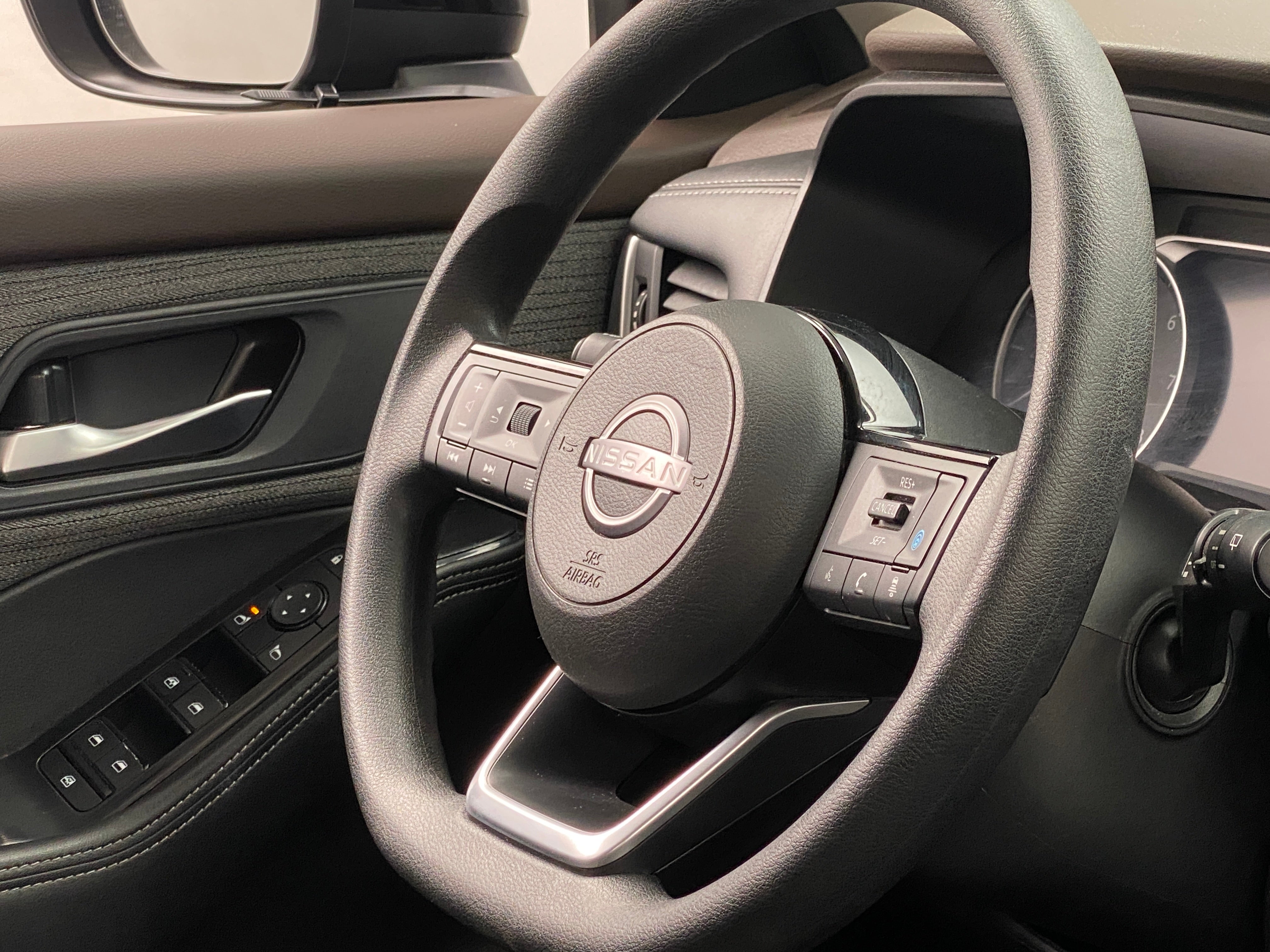 2023 Nissan Rogue SV 5