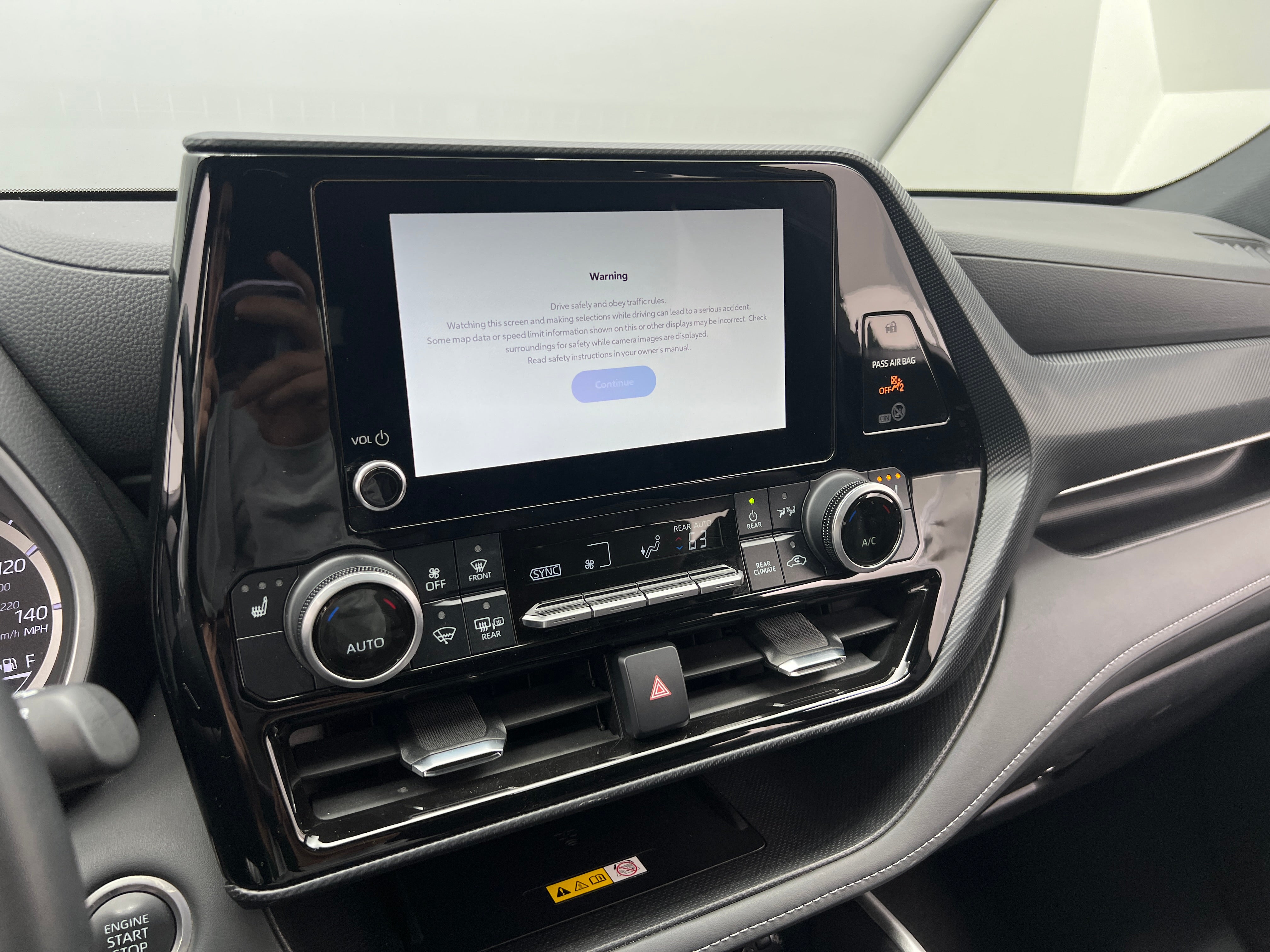 2024 Toyota Highlander XSE 3