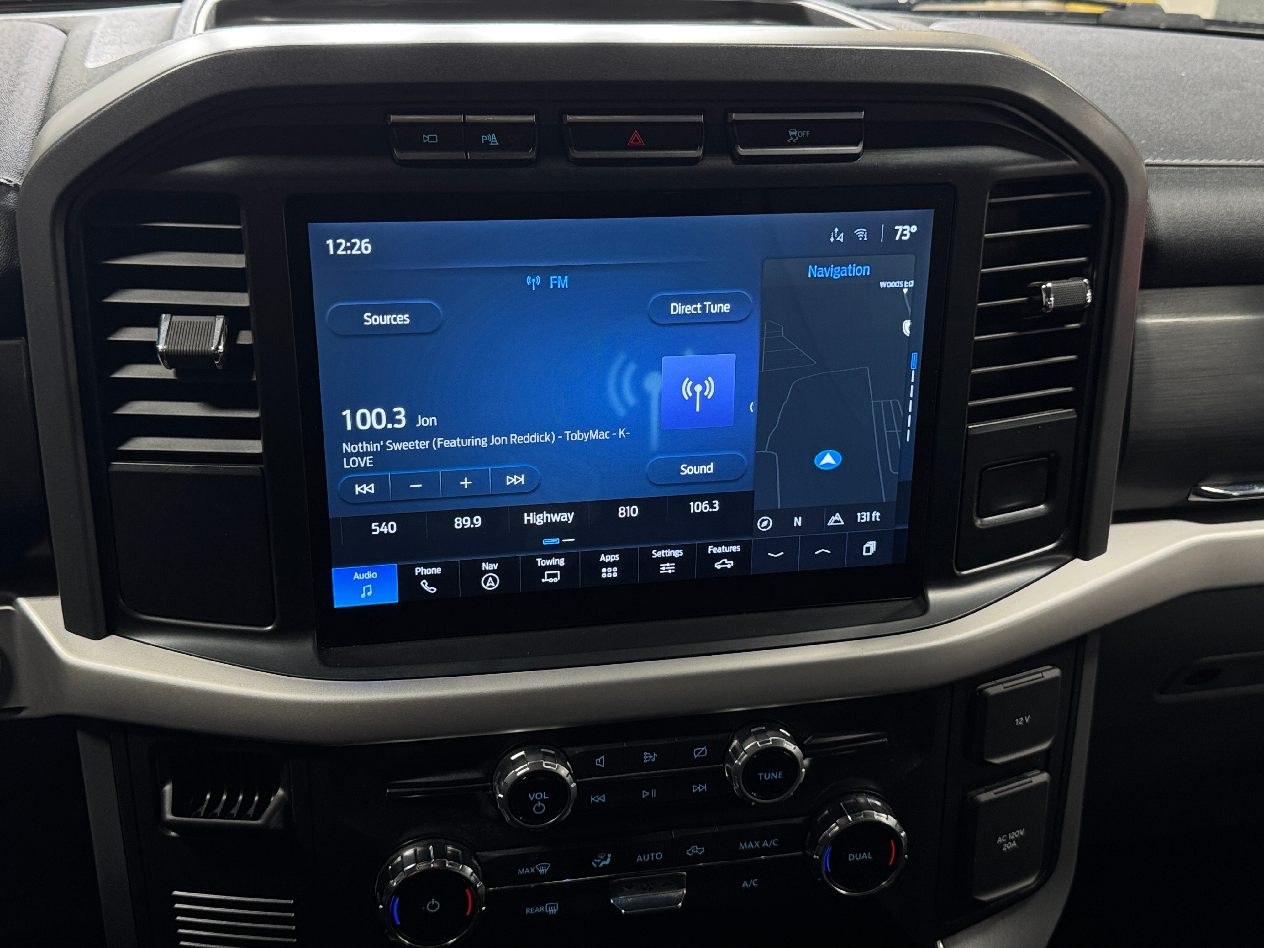 2022 Ford F-150 Lightning XLT 4