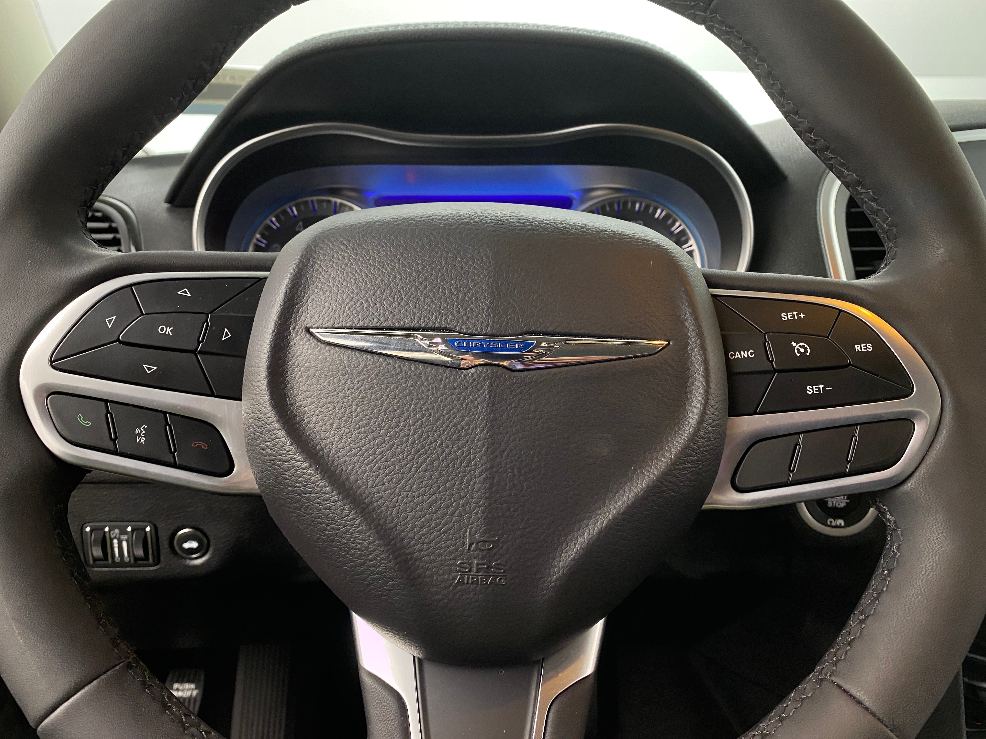 2023 Chrysler 300 Touring 5