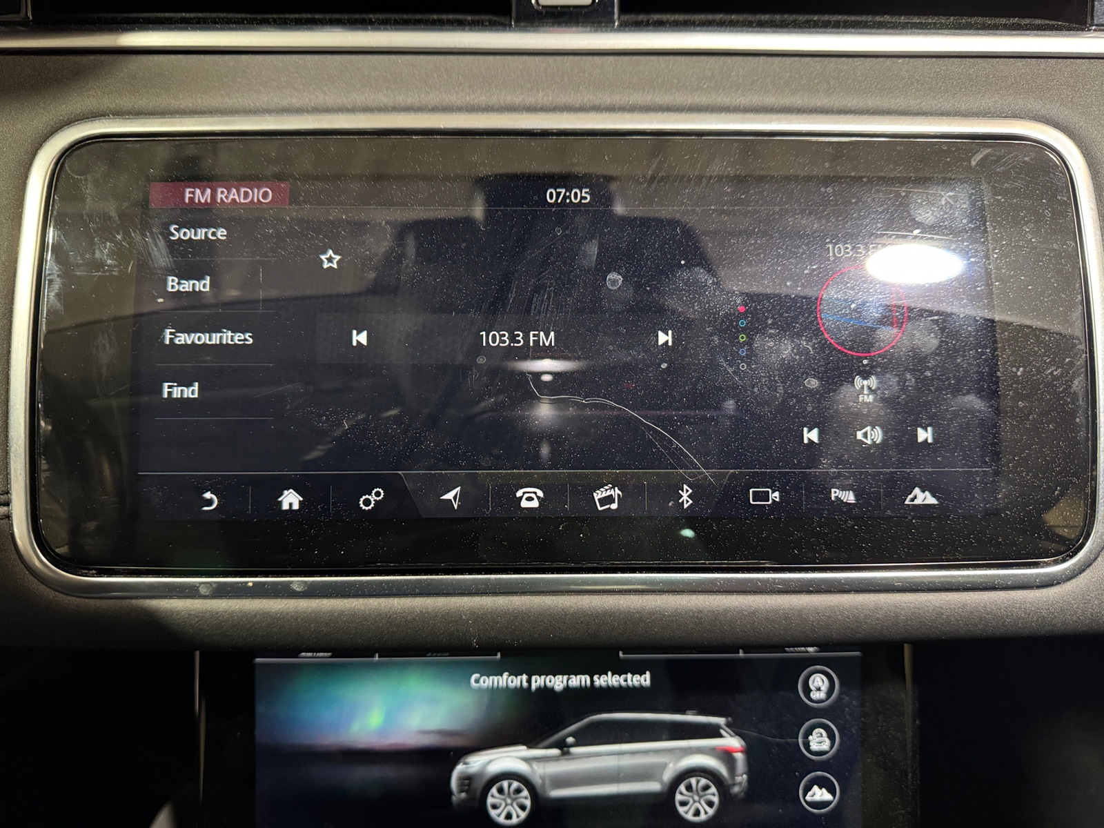 Thumbnail: 2020 Land Rover Range Rover Evoque - 3