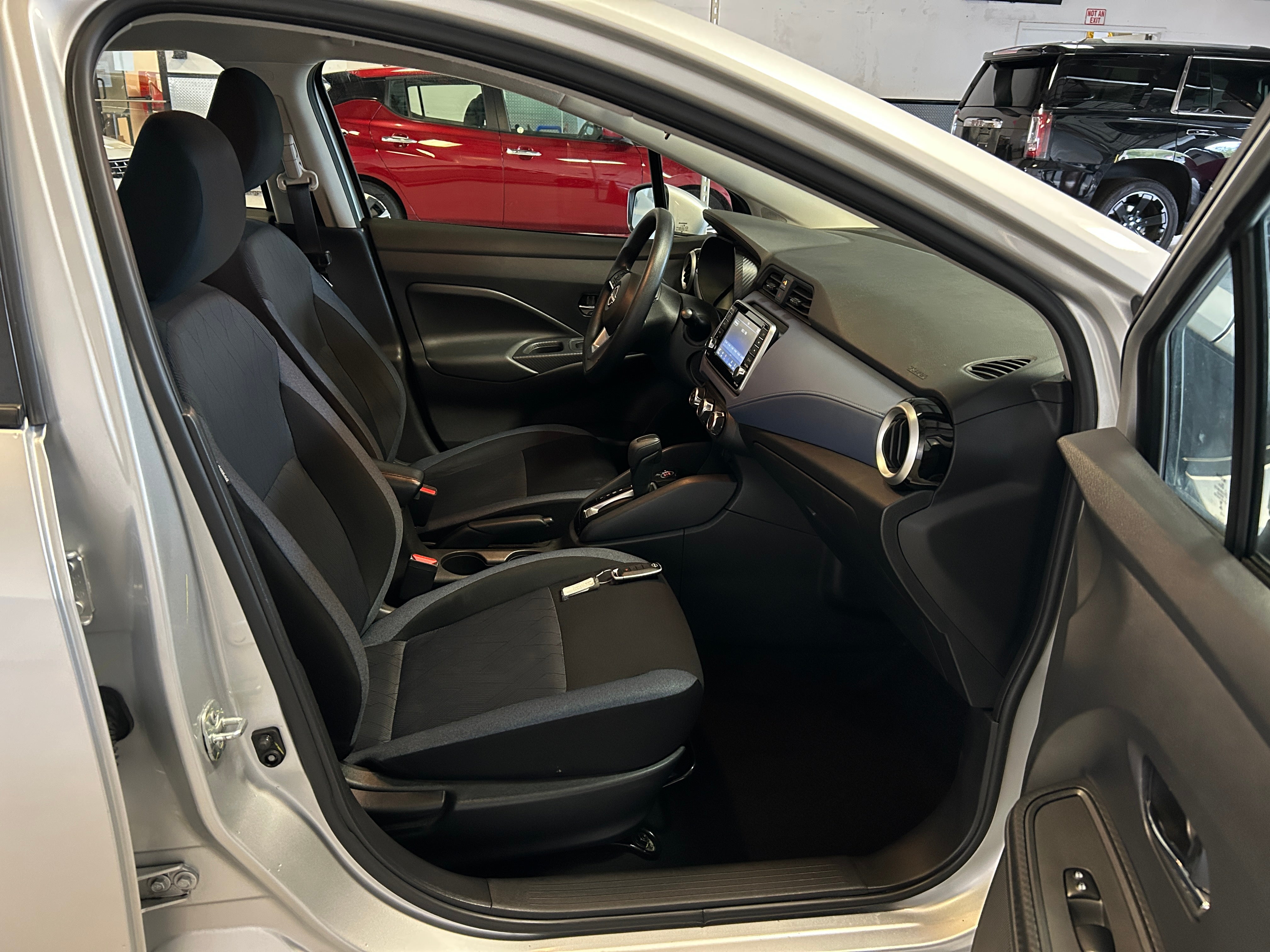 2023 Nissan Versa SV 2