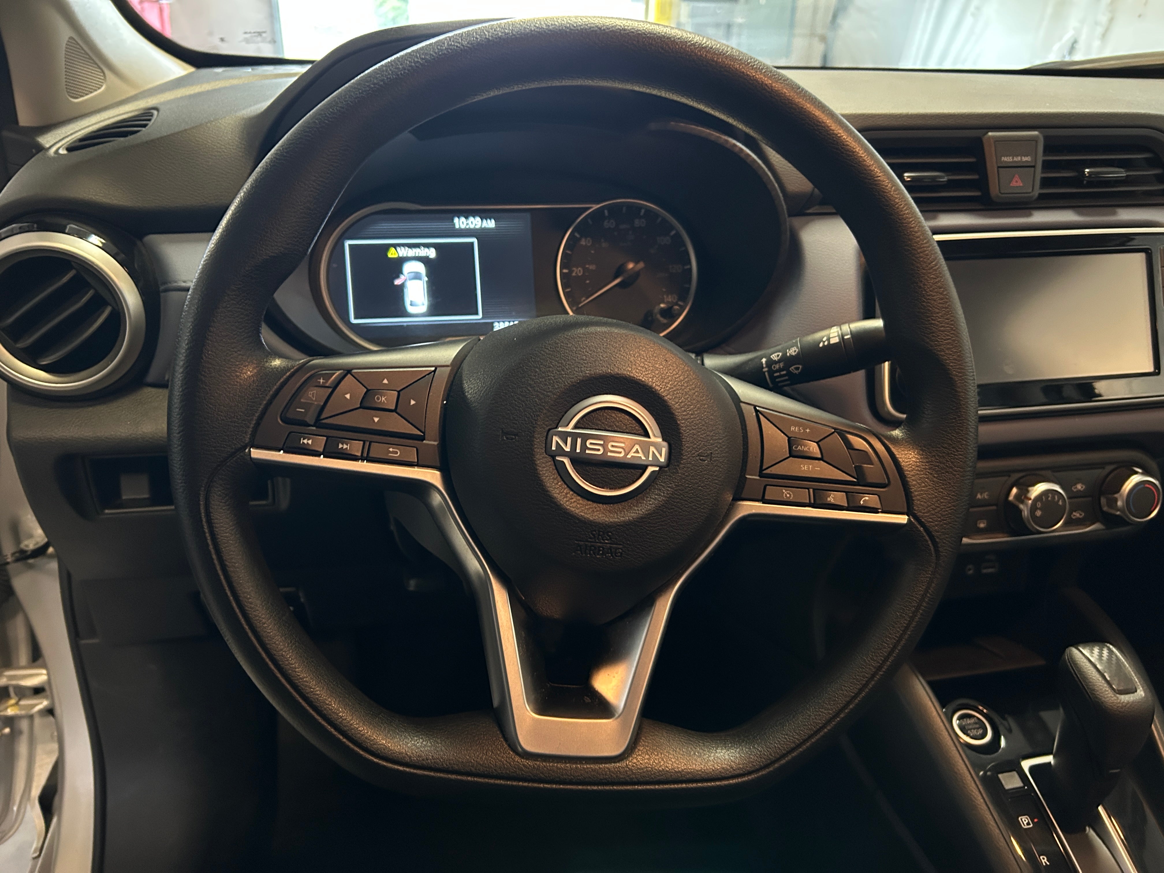 2023 Nissan Versa SV 5