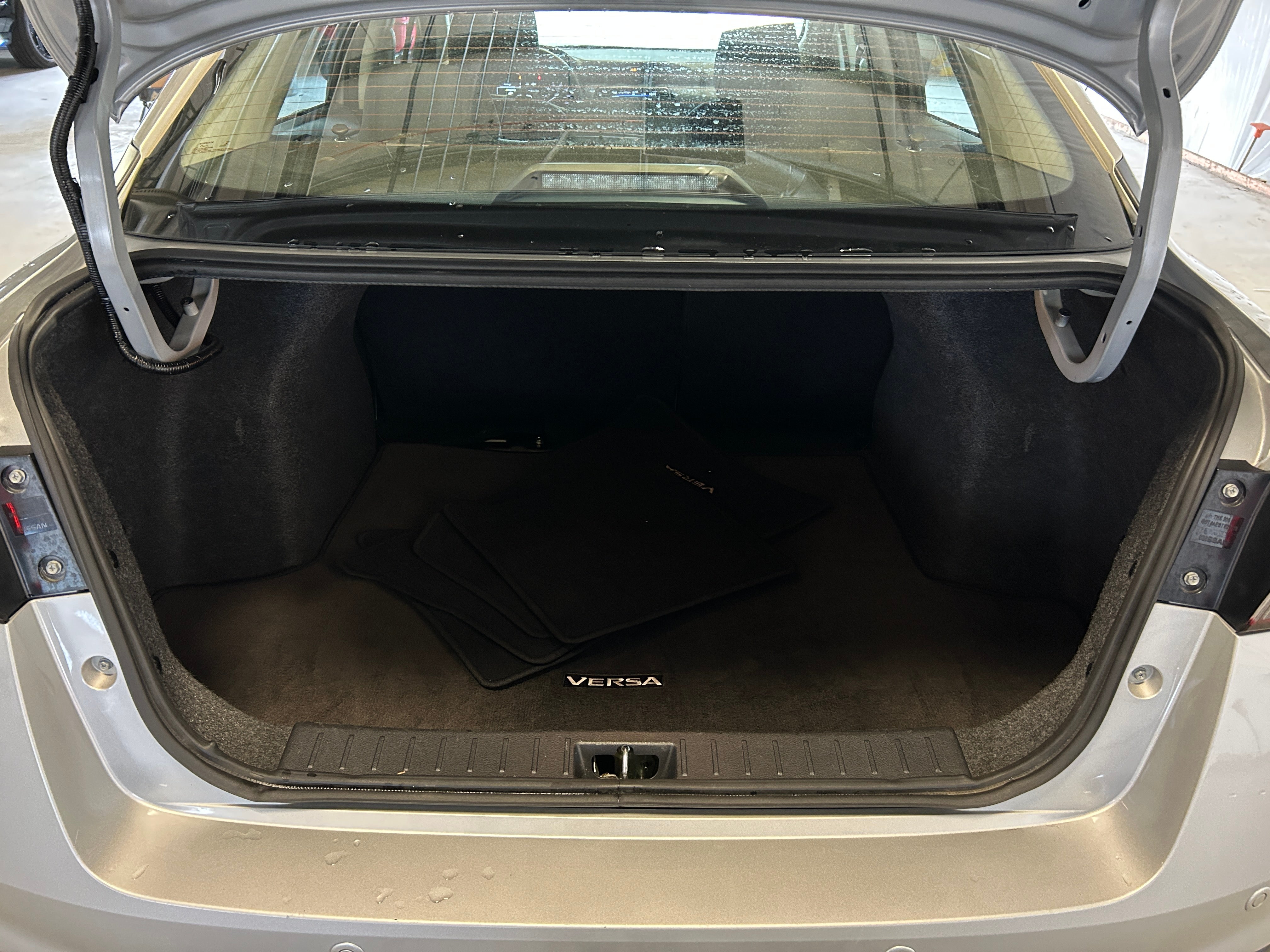 2023 Nissan Versa SV 7