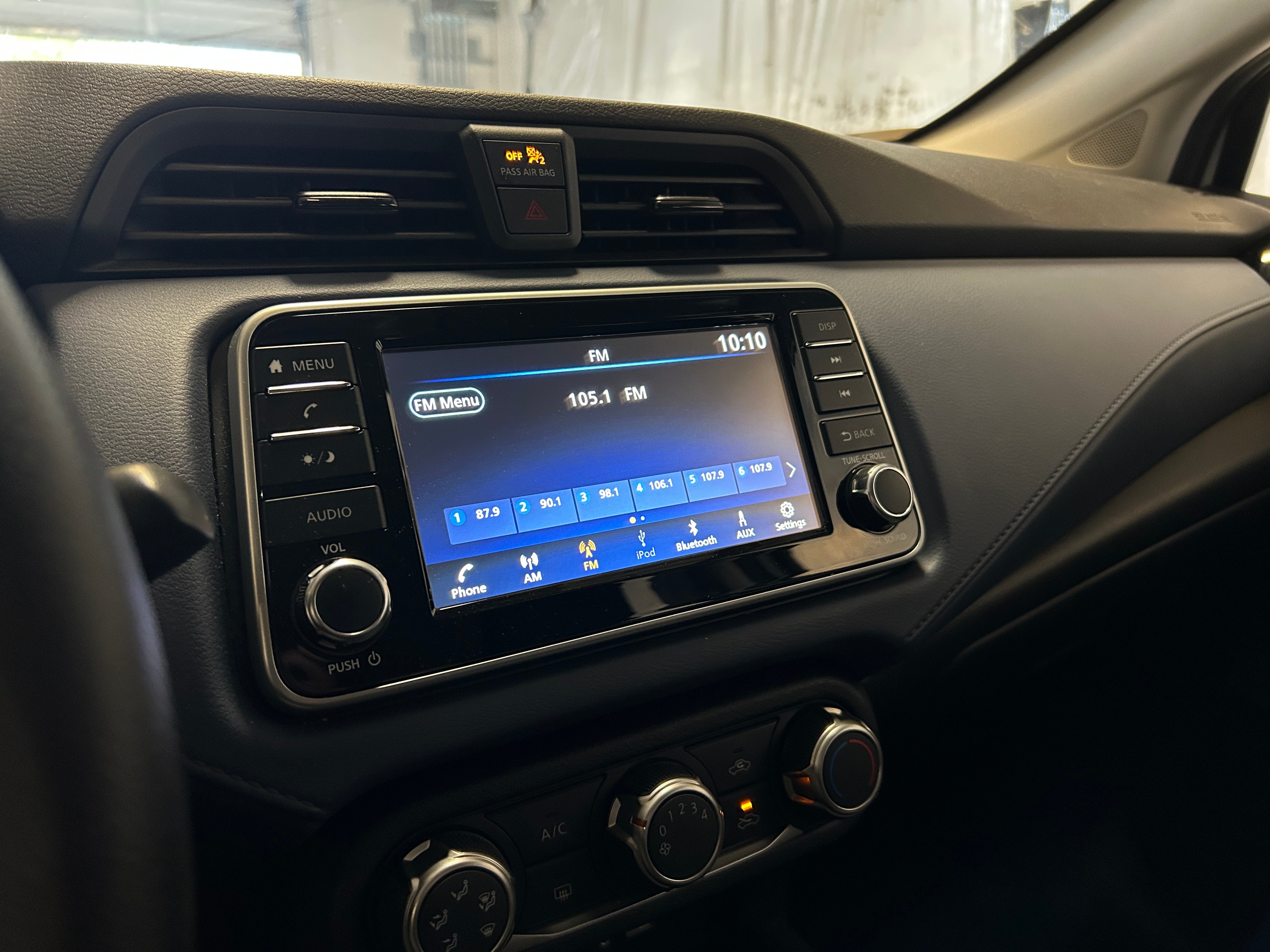 2023 Nissan Versa SV 4