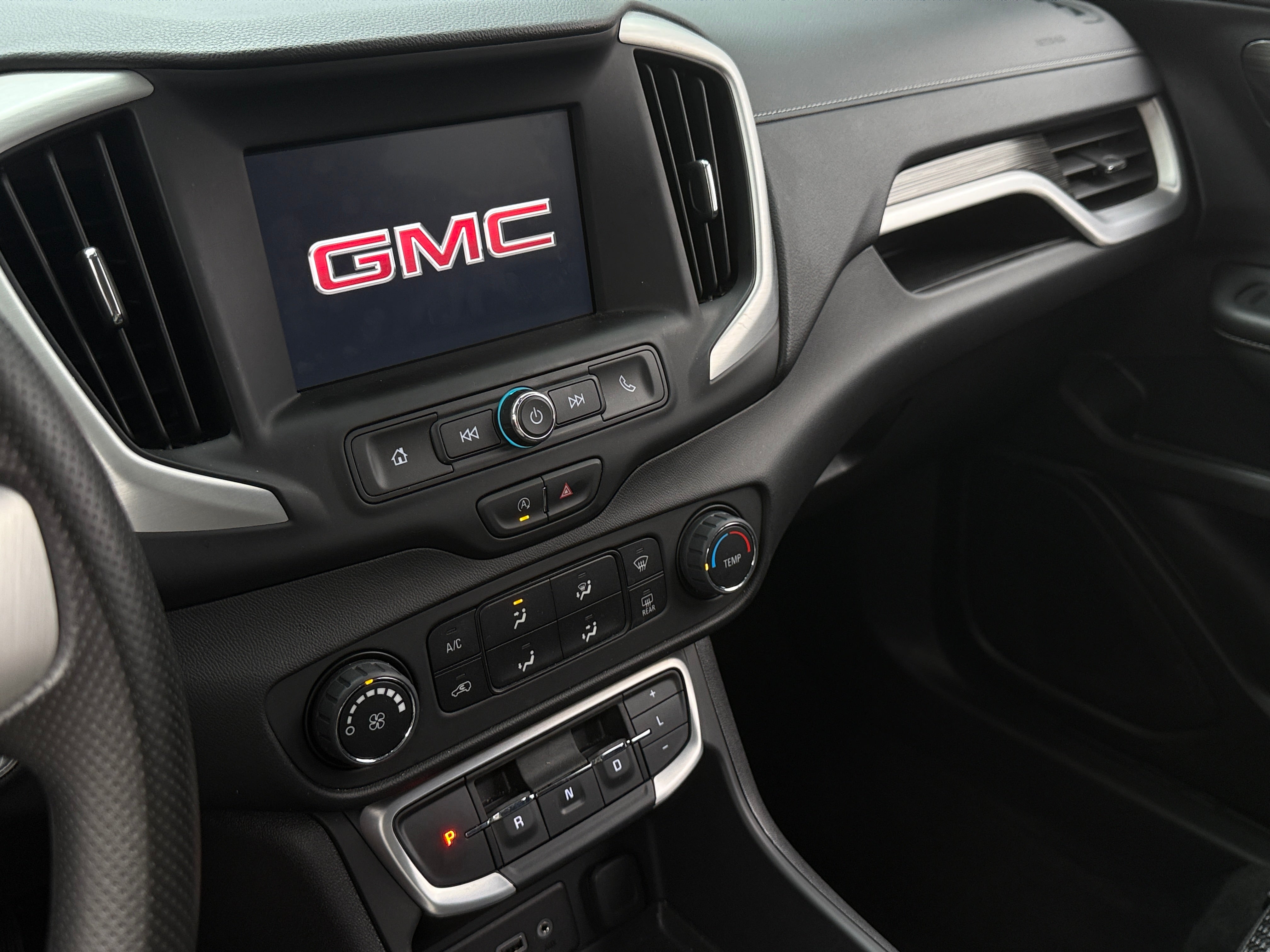 2024 GMC Terrain SLE 4