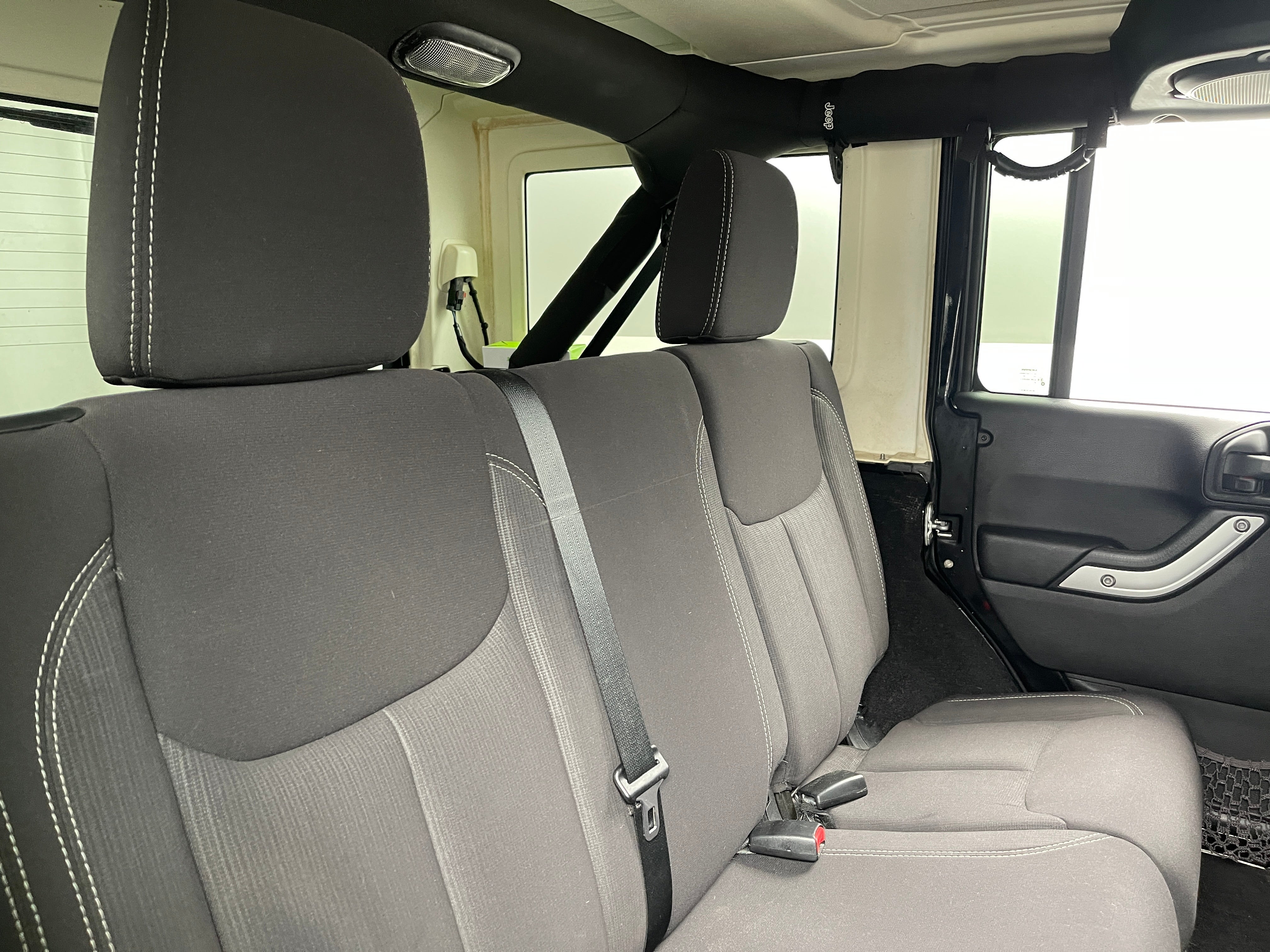 2013 Jeep Wrangler Unlimited Sahara 6