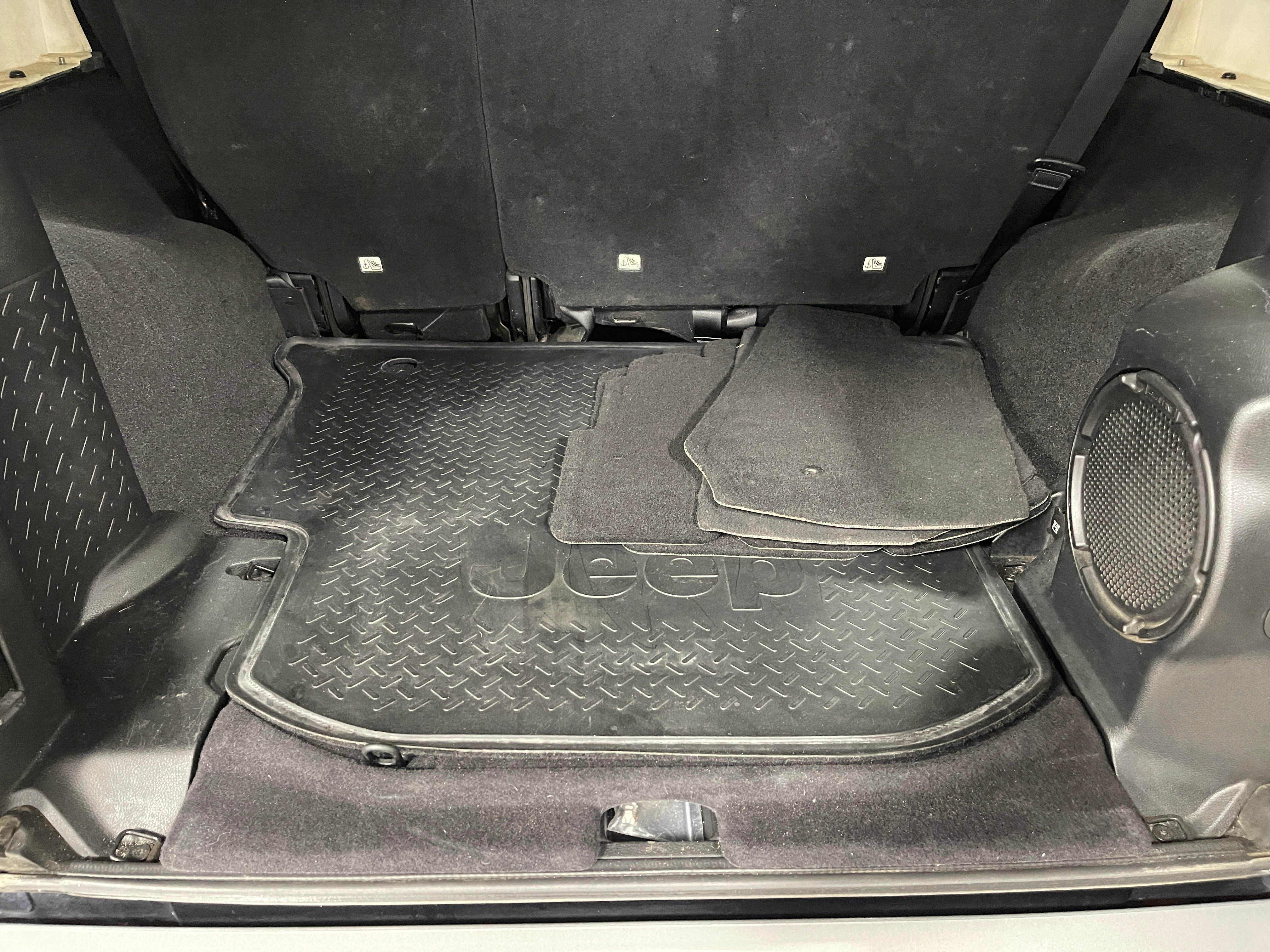 2013 Jeep Wrangler Unlimited Sahara 7