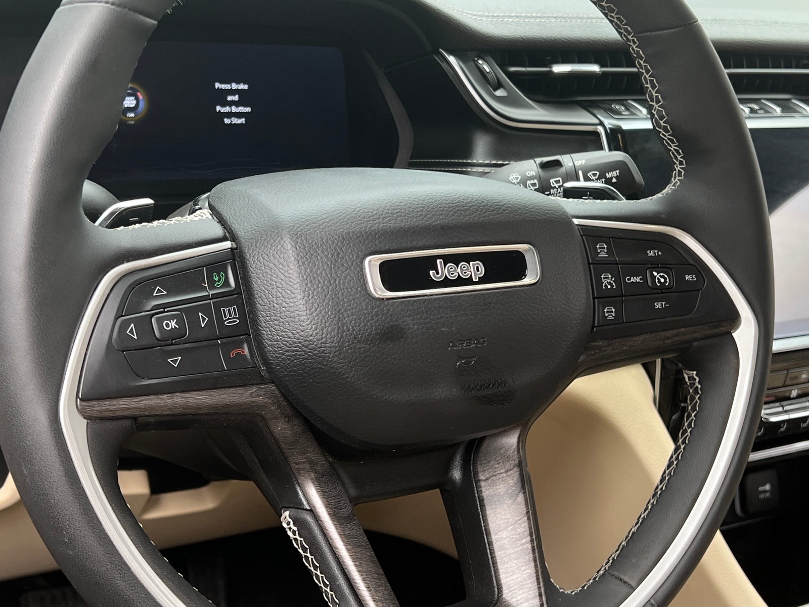Thumbnail: 2023 Jeep Grand Cherokee L - 4