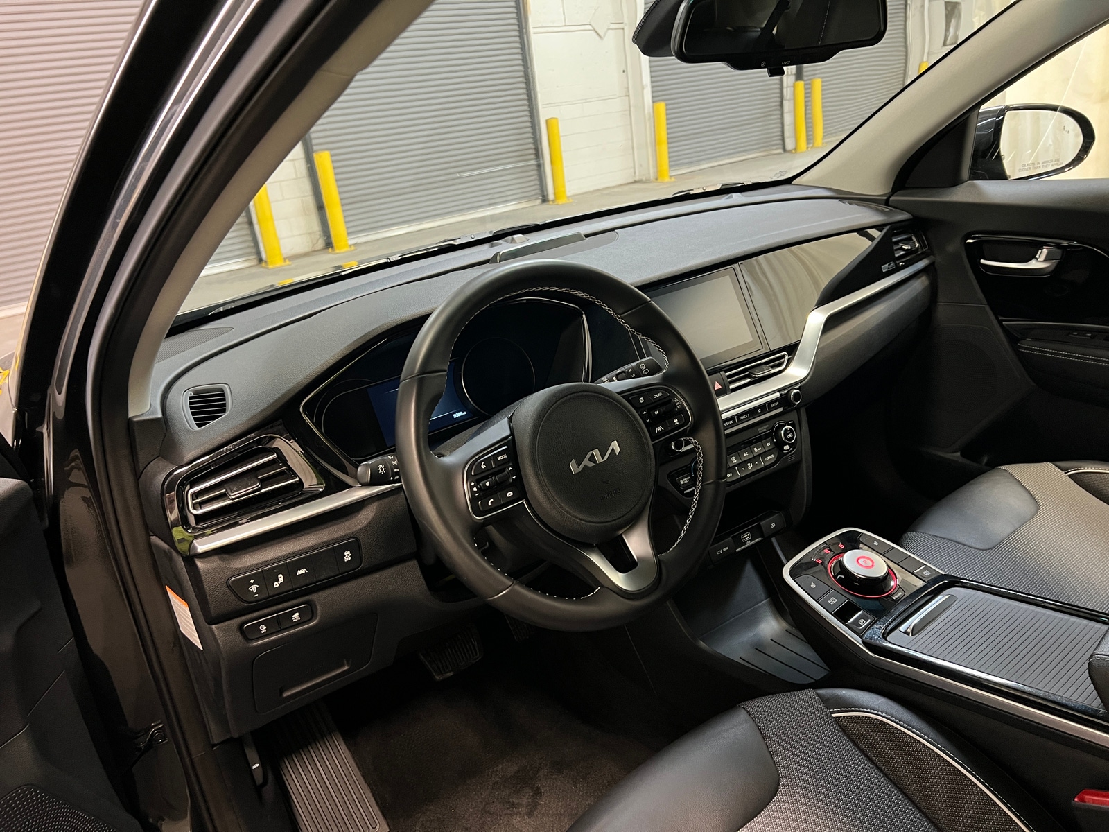 Thumbnail: 2022 Kia Niro - 3