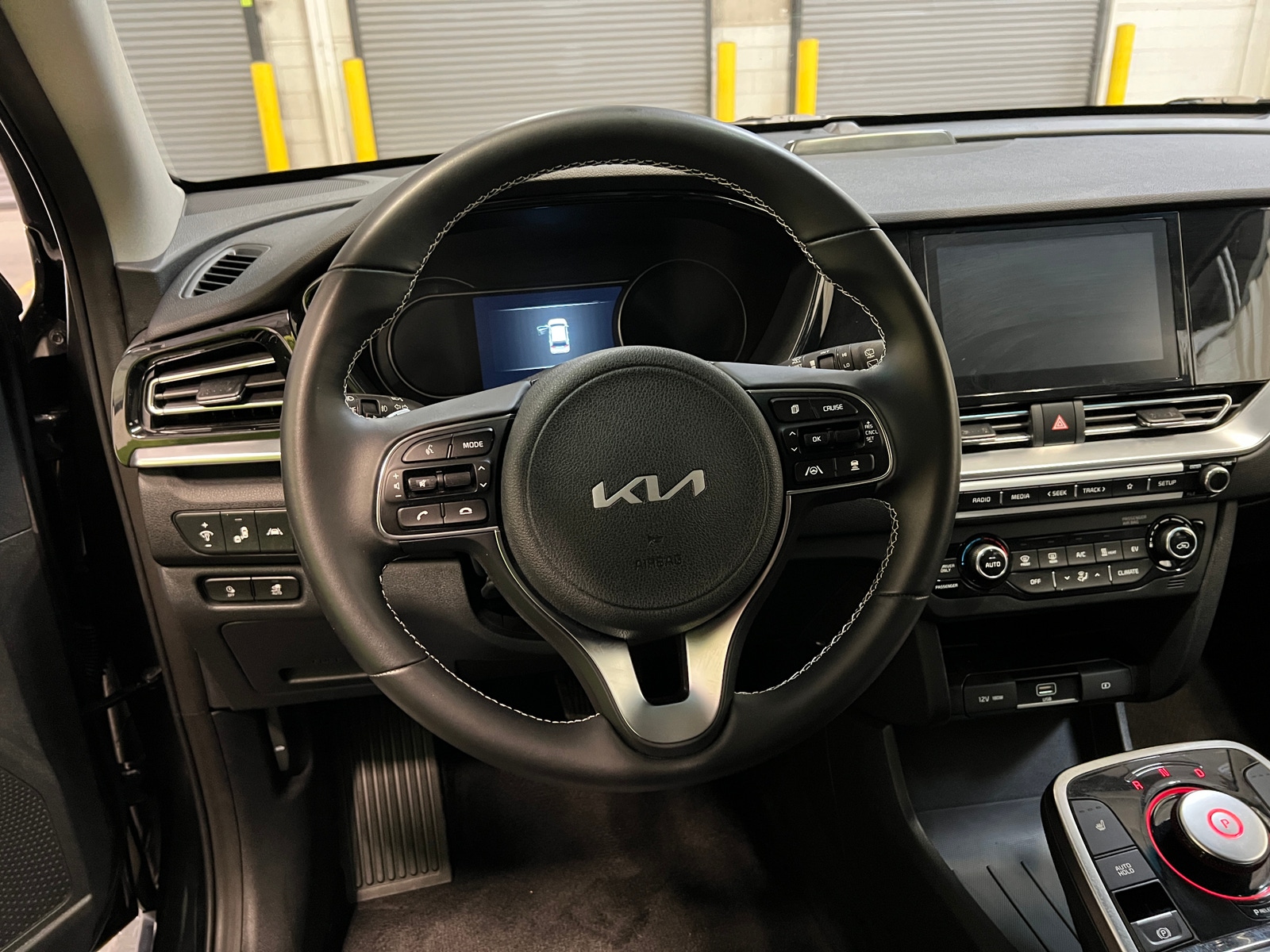 Thumbnail: 2022 Kia Niro - 5
