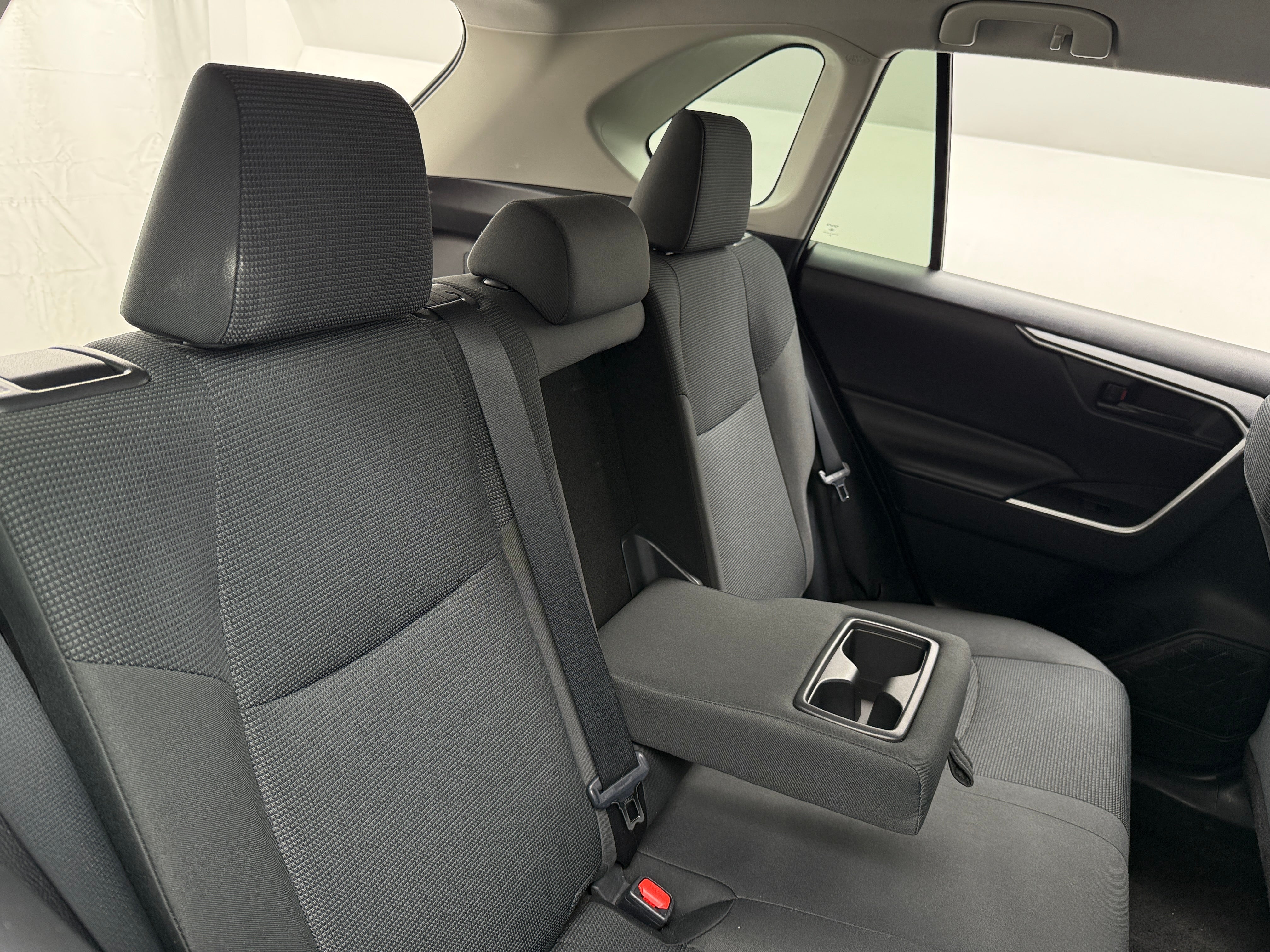 2021 Toyota RAV4 LE 6