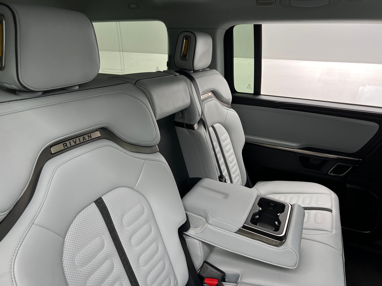 Thumbnail: 2023 Rivian R1S - 5