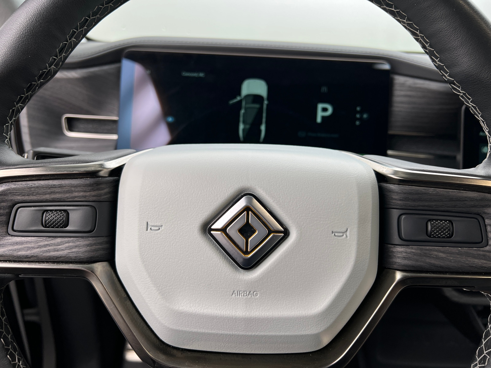 Thumbnail: 2023 Rivian R1S - 4