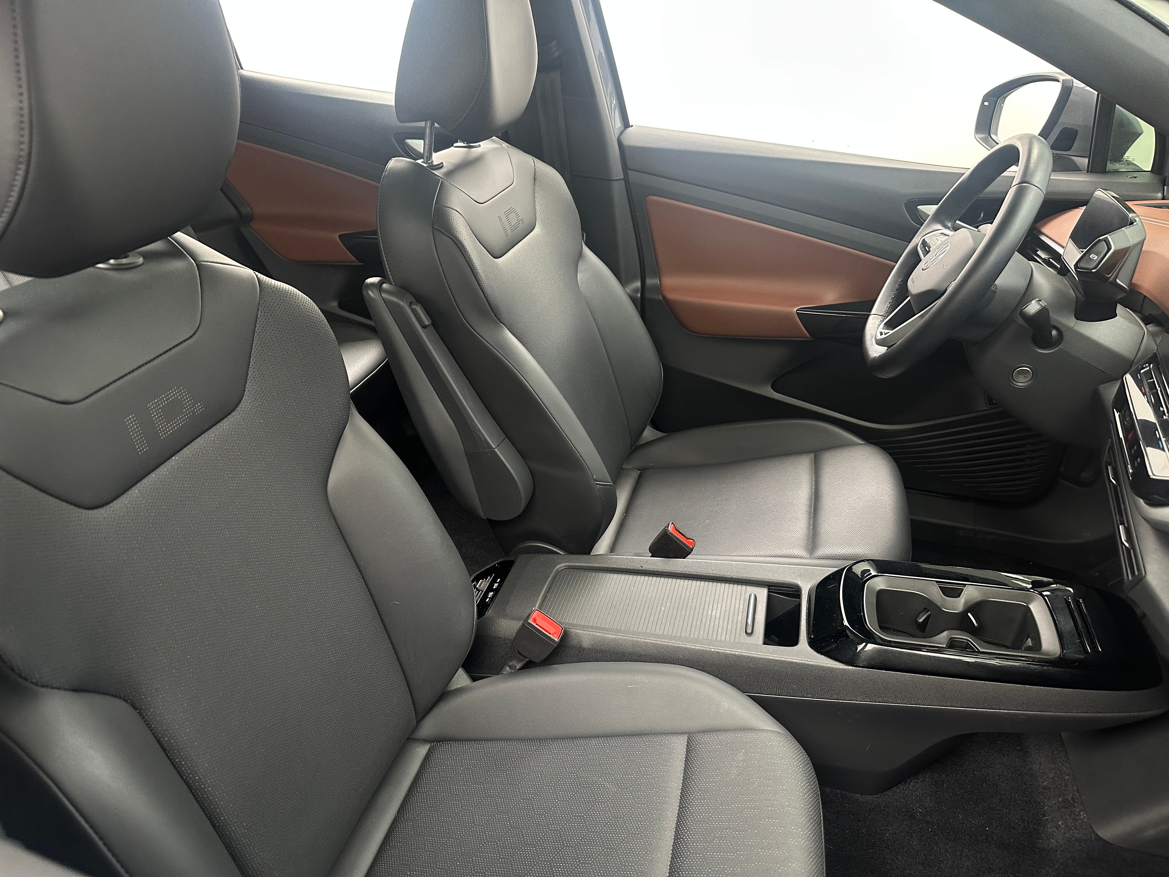 2021 Volkswagen ID.4 Pro S 2