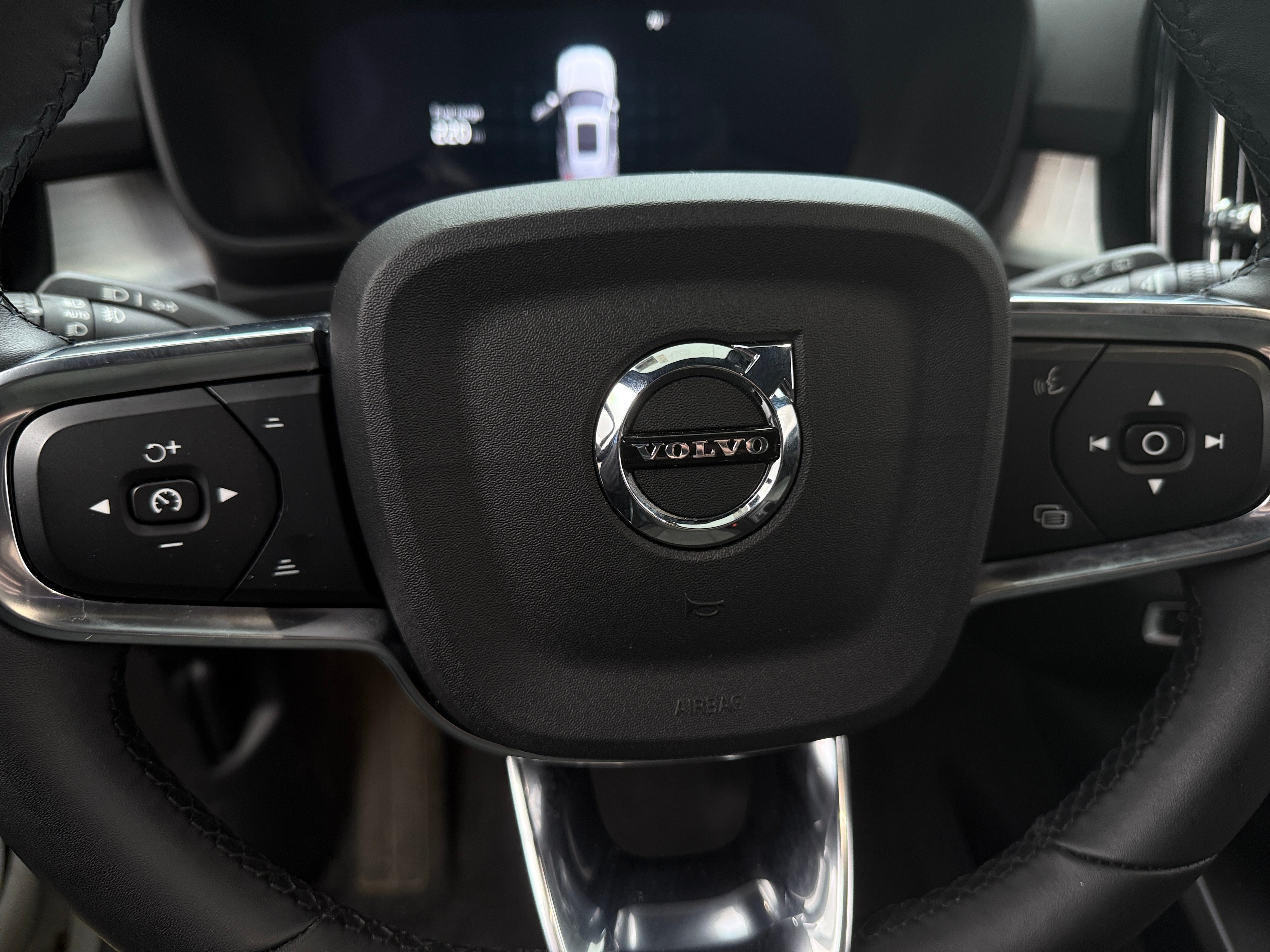 2024 Volvo XC40 B5 Core 5