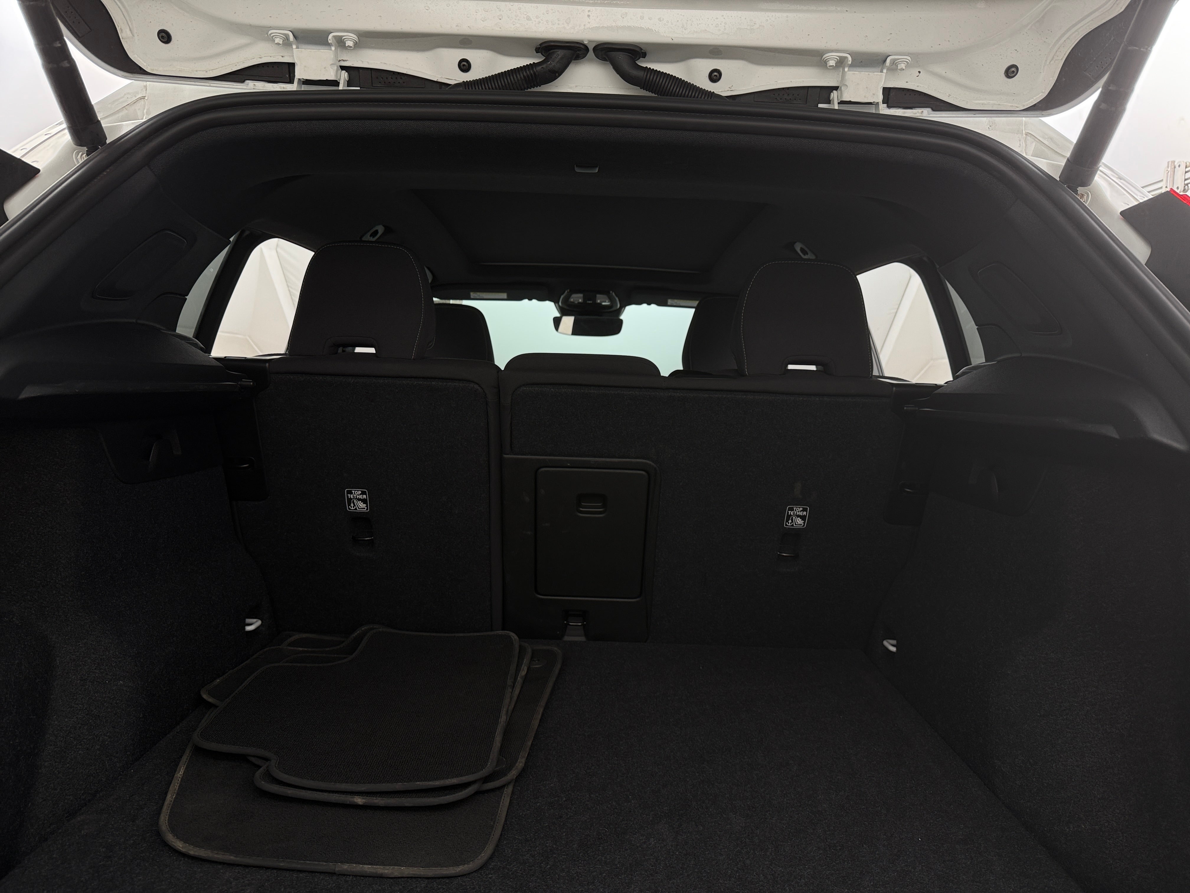 2024 Volvo XC40 B5 Core 7