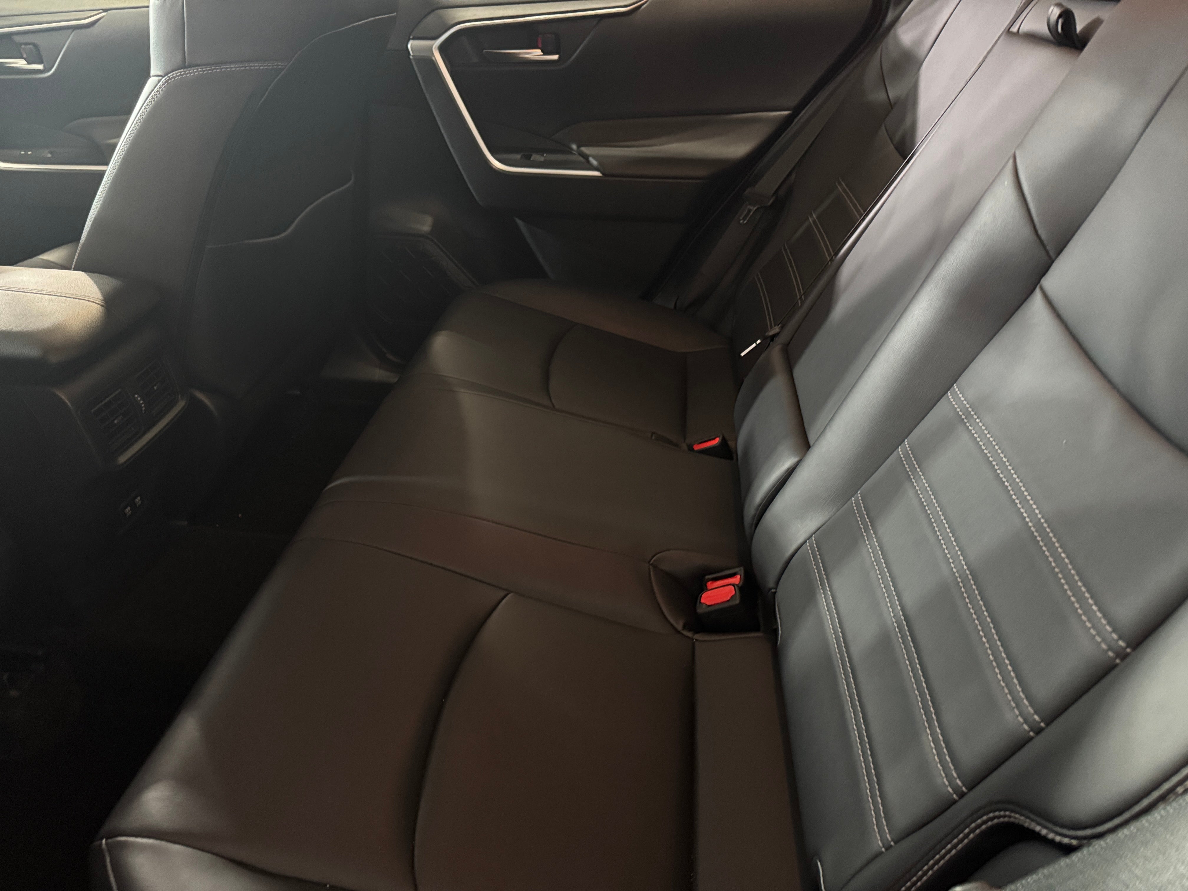 2019 Toyota RAV4 XLE Premium 5