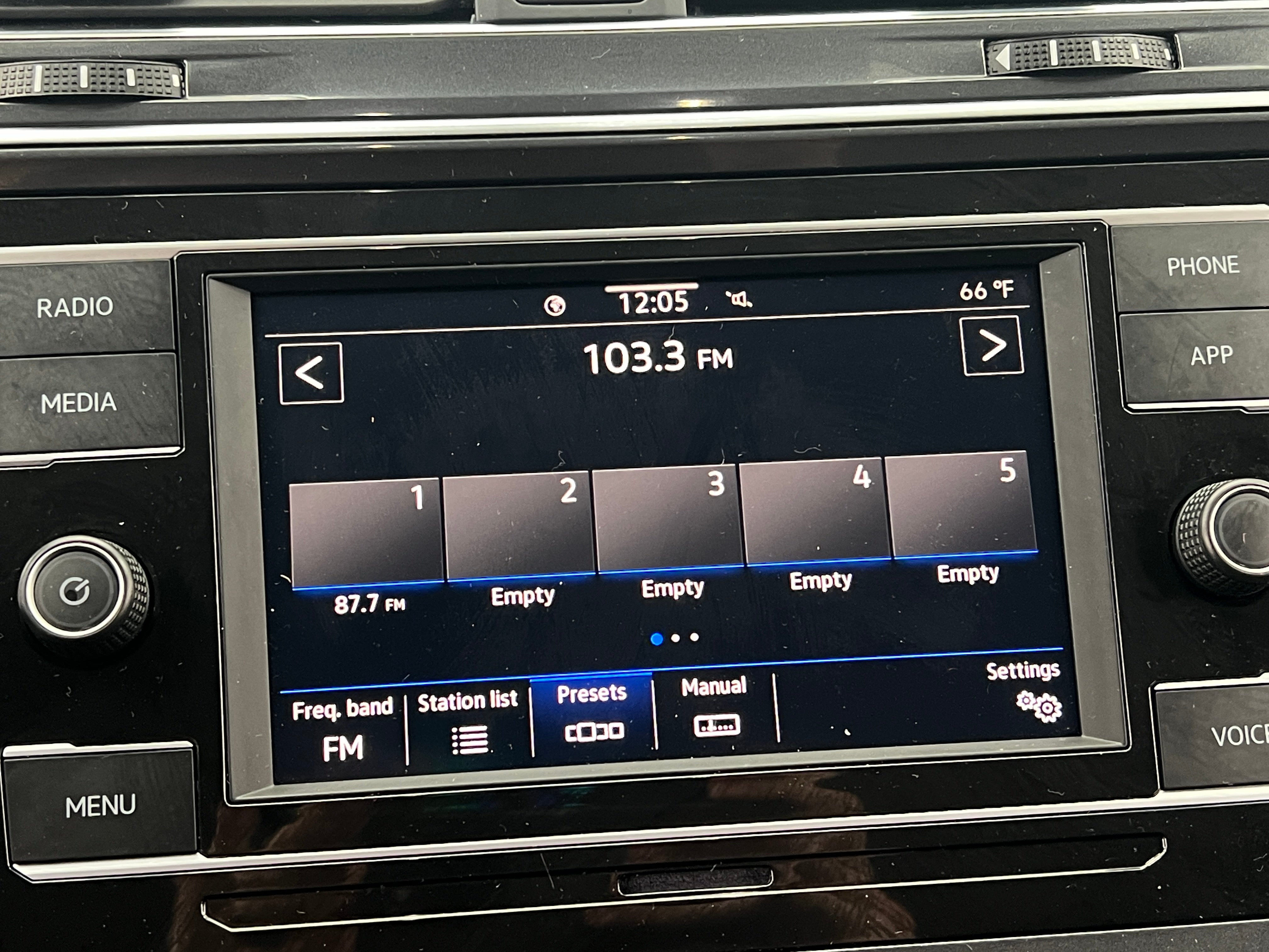 2023 Volkswagen Tiguan S 4