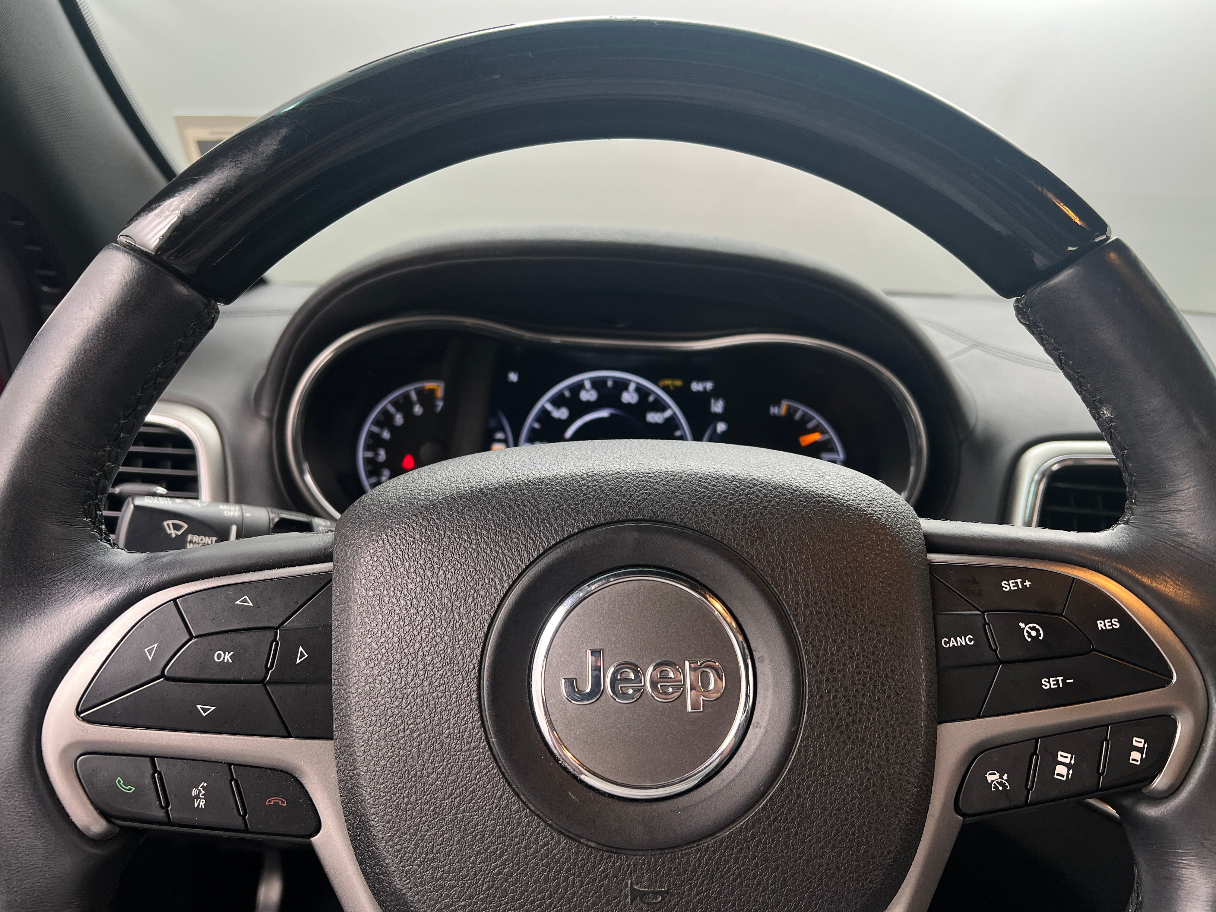 2018 Jeep Grand Cherokee Overland 4