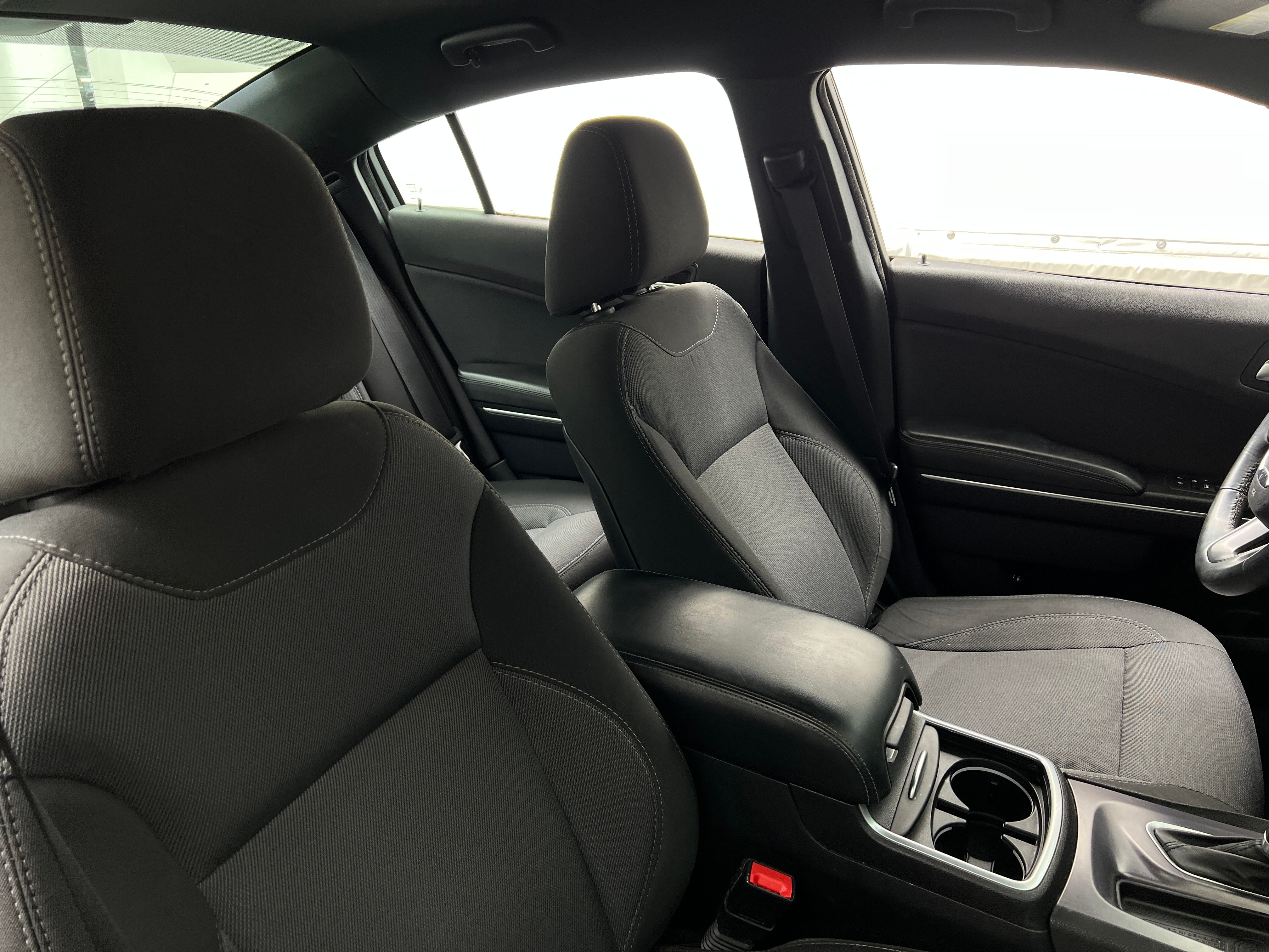 2016 Dodge Charger SE 2