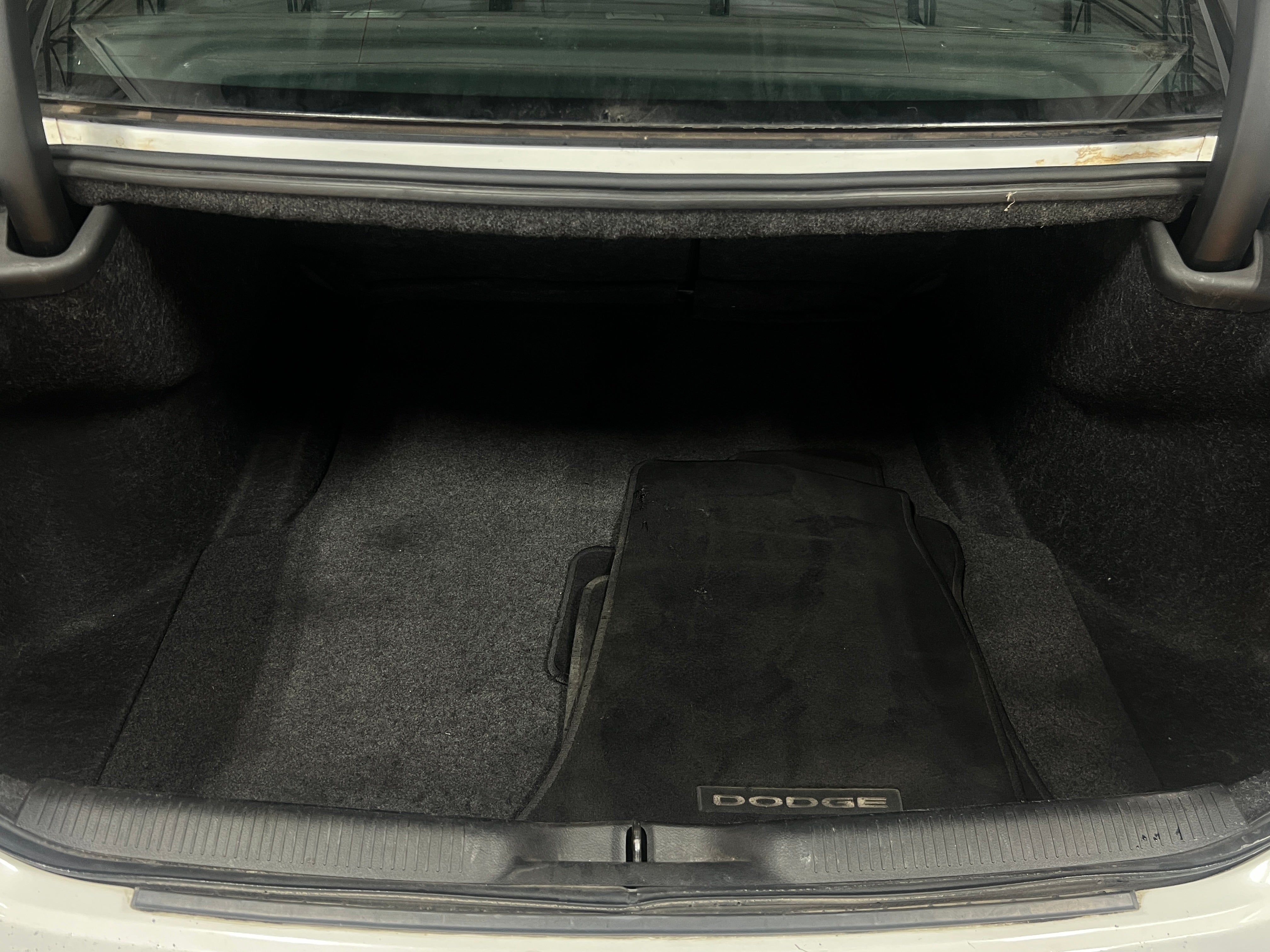 2016 Dodge Charger SE 7
